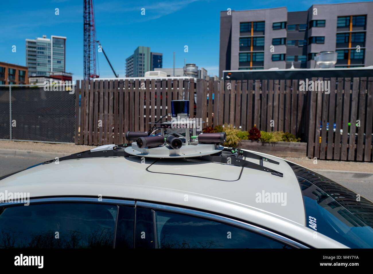 Close-up Sensor montiert auf experimentelle Selbstfahrer Auto in der Mission Bay in San Francisco, Kalifornien, 10. Juni 2019. () Stockfoto