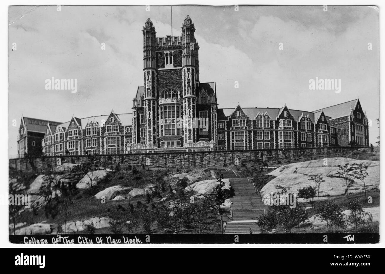 Illustrierte Postkarte der Hochschule von der Stadt New York in New York City, 1910. Von der New York Public Library. () Stockfoto