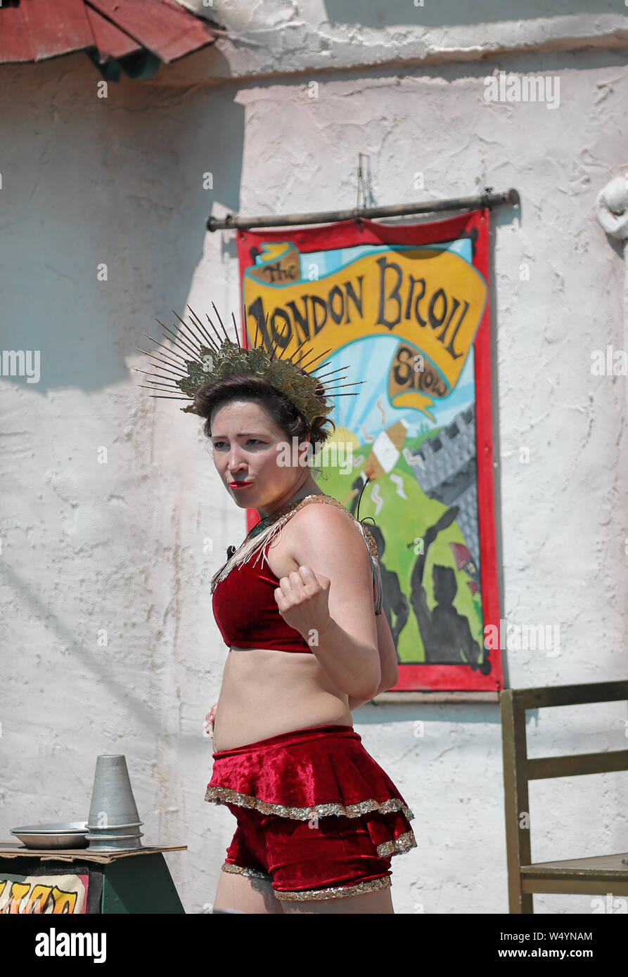 Larkspur, Colorado - Juli 21, 2019: Colorado Renaissance Festival. Die moderne Stadt in der Nähe von Colorado Springs in einem aus dem 16. Jahrhundert Tudor transformierten Dorf Stockfoto