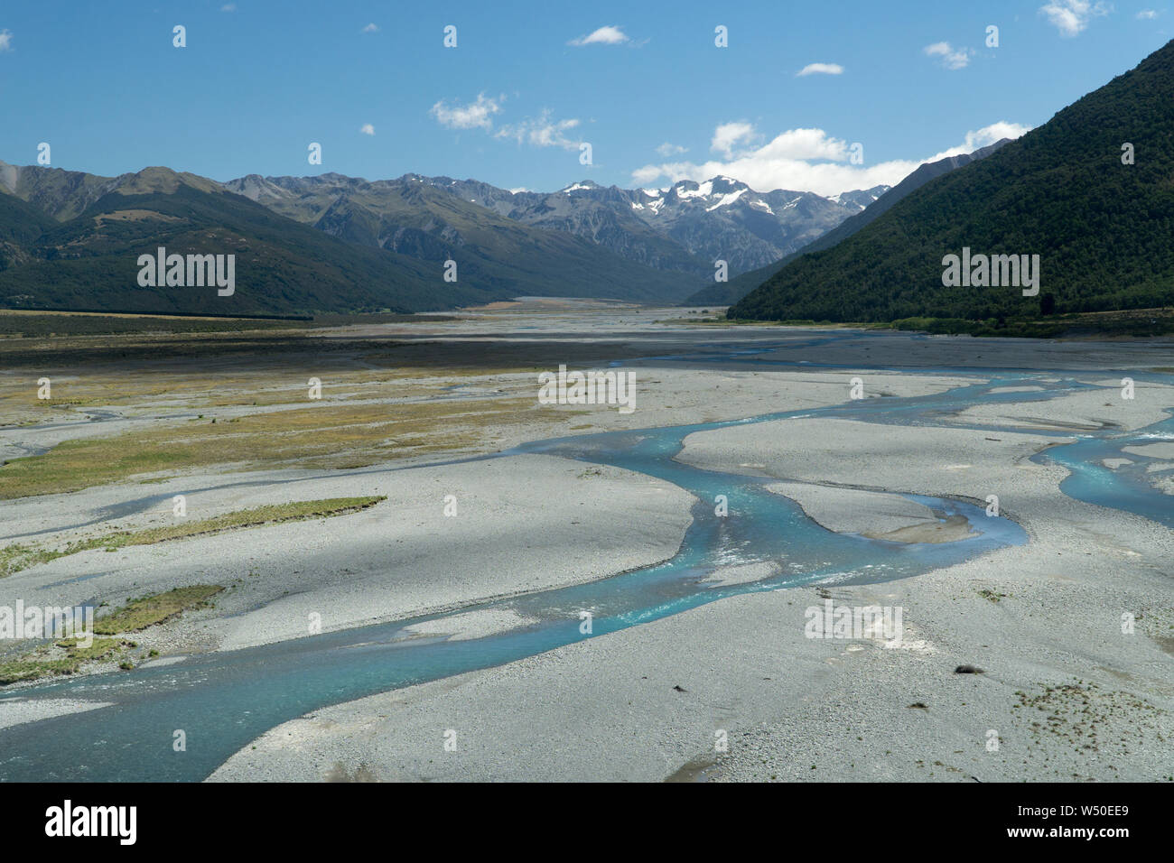 Braided River tv und Schotterbänke auf waimakariri River, New Zealand. Stockfoto