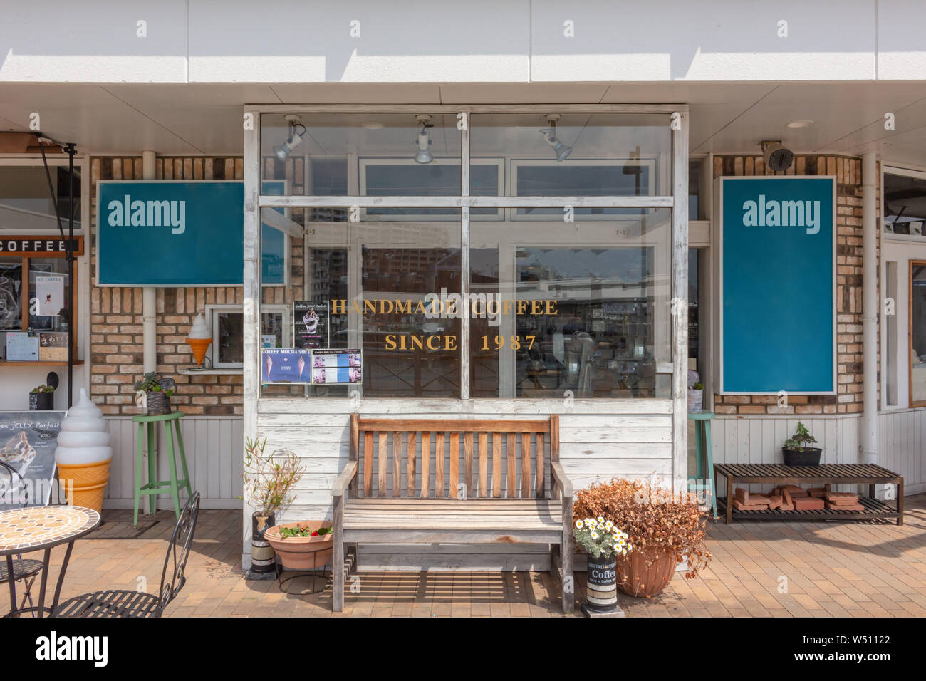 Coffee Shop Facade Stockfotos Coffee Shop Facade Bilder