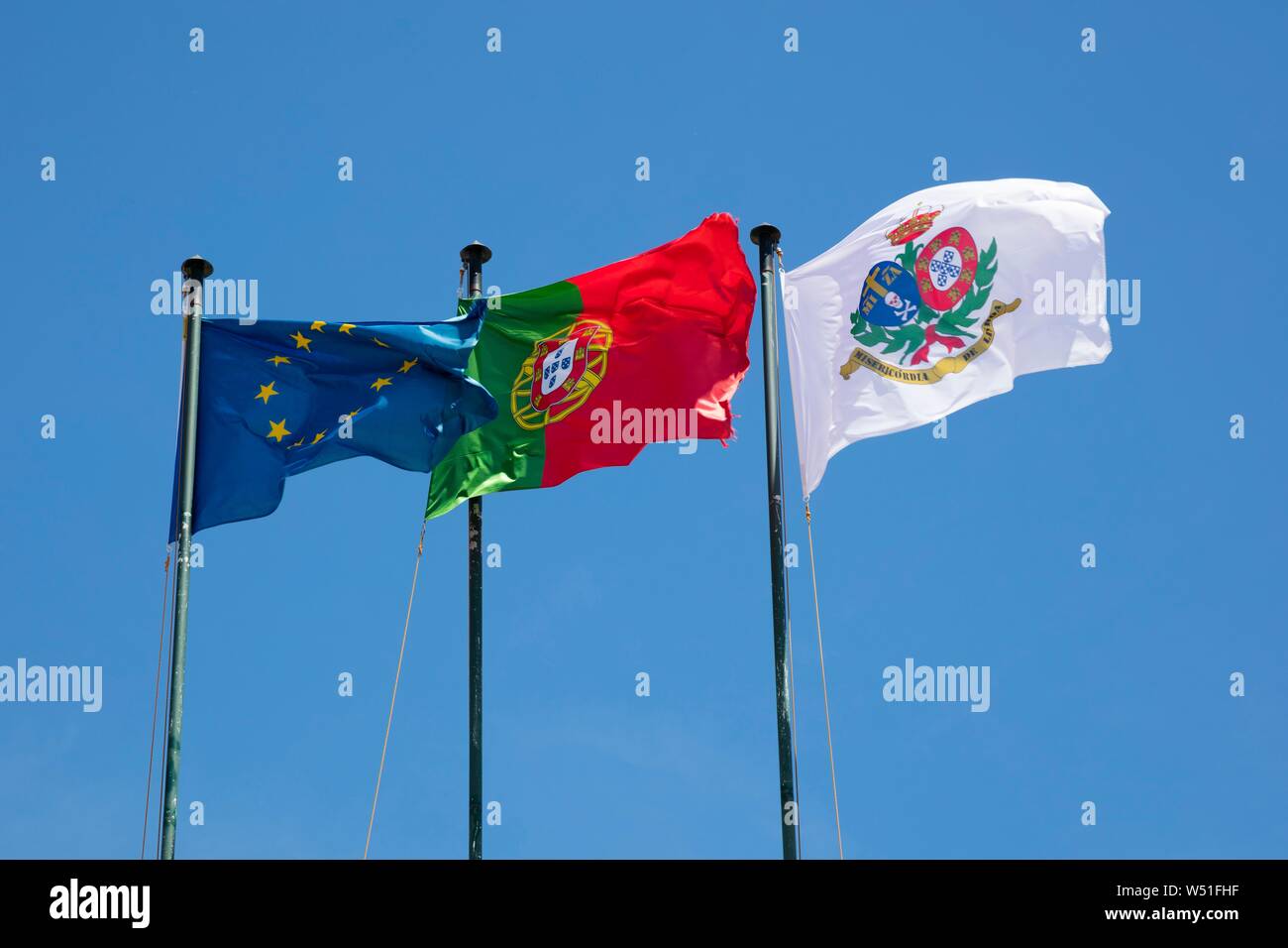 Europäische Flagge, die portugiesische Flagge, Fahne von Lissabon, Lissabon, Portugal Stockfoto