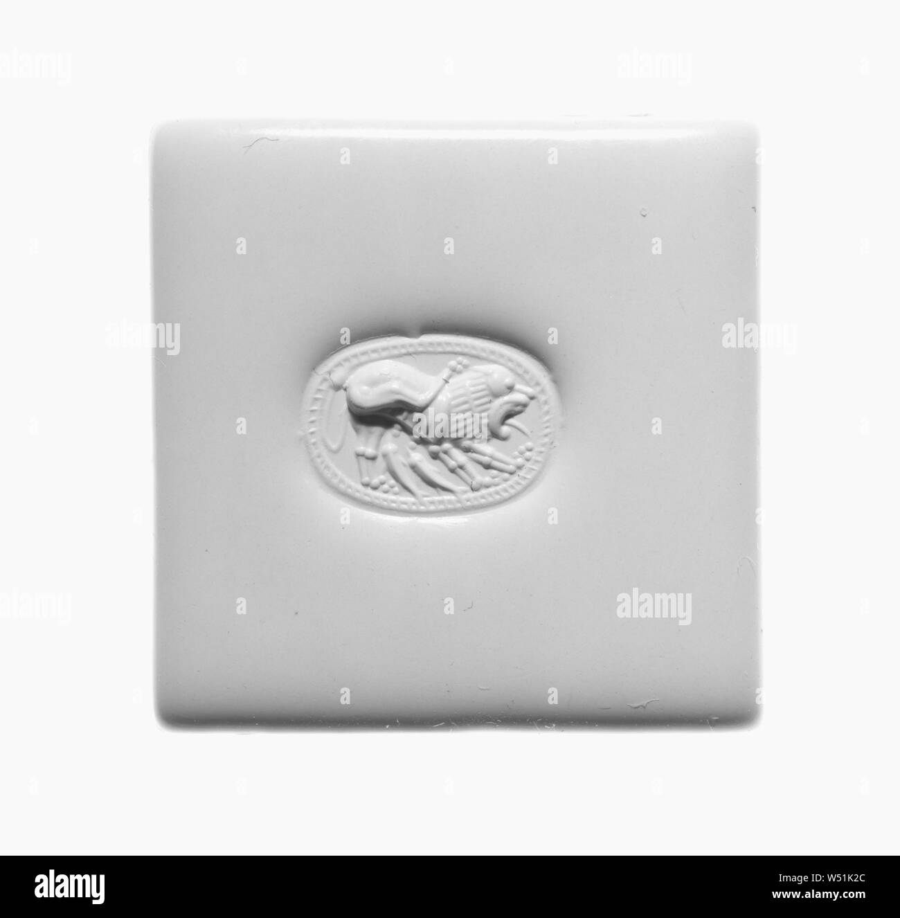 Skarabäus, Unbekannt, Etrurien, frühen vierten Jahrhundert v. Chr., Gebändert, Gelb, Weiß und Grau Achat, 1,4 × 1 × 0,6 cm (9/16 x 3/8 x 1/4" Stockfoto