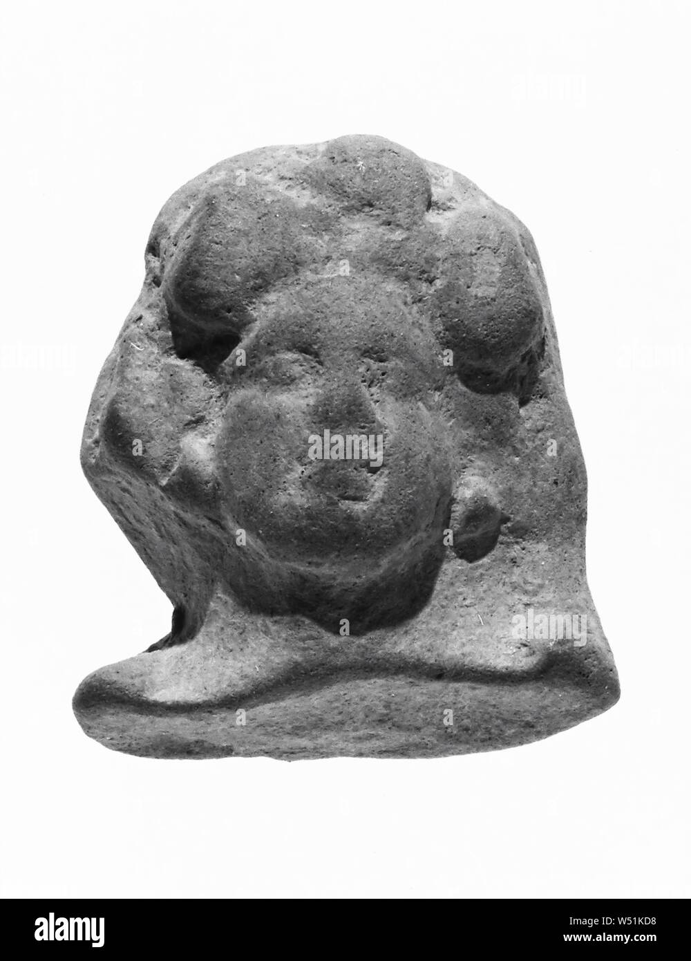 Weiblicher Kopf, Unbekannt, Süditalien, 4. Jahrhundert v. Chr., Terracotta, 3cm (1 3/16 in. Stockfoto