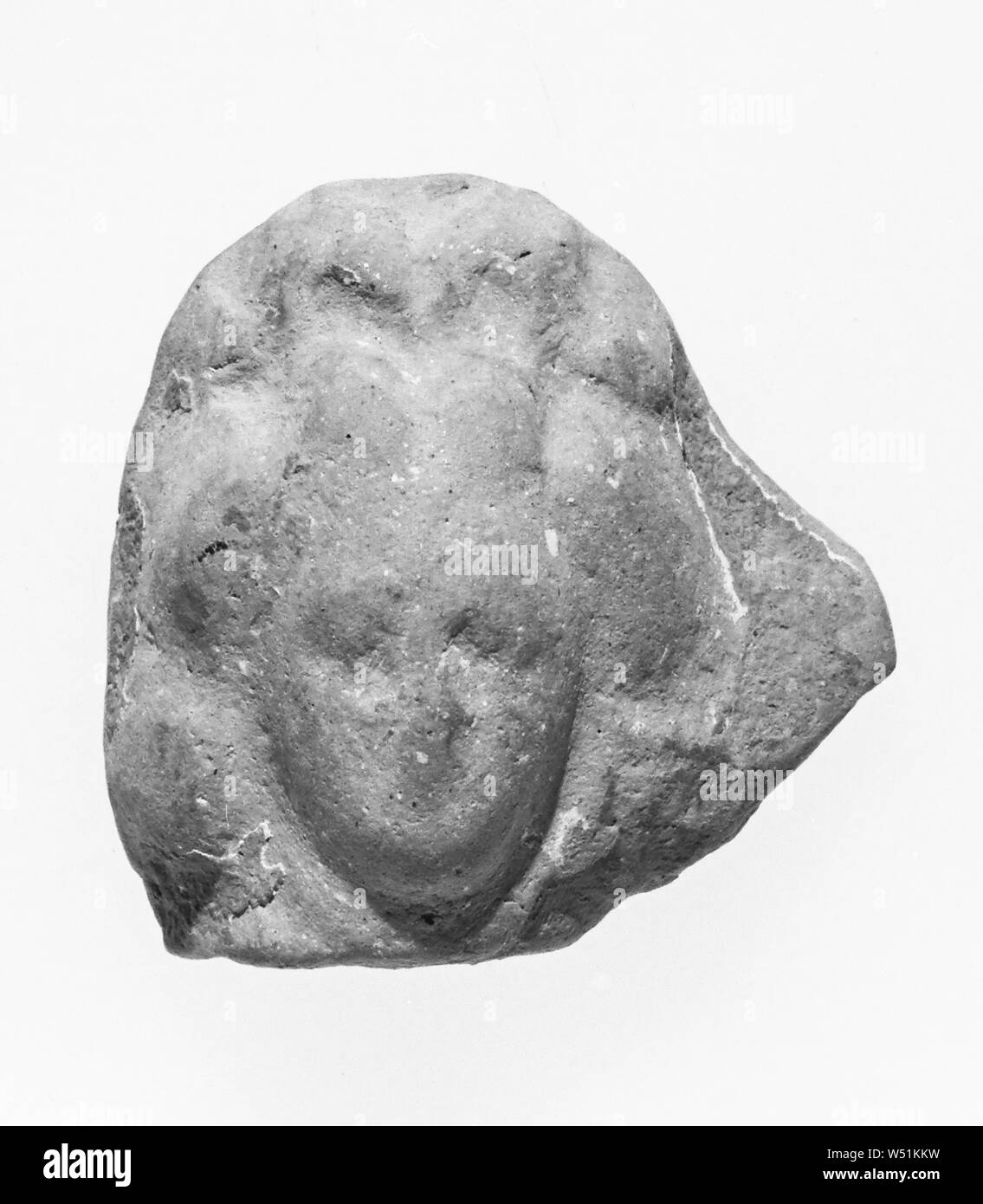 Weiblicher Kopf, Unbekannt, Süditalien, 4. Jahrhundert v. Chr., Terrakotta, 3,3 cm (1 5/16 Zoll Stockfoto