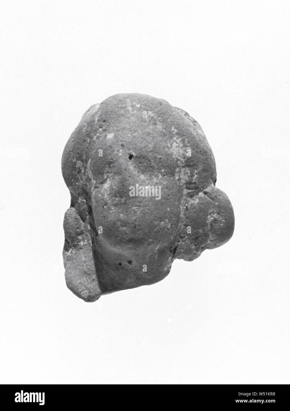 Weiblicher Kopf, Unbekannt, Italien, 6./4. Jahrhundert V.CHR., Terrakotta Stockfoto