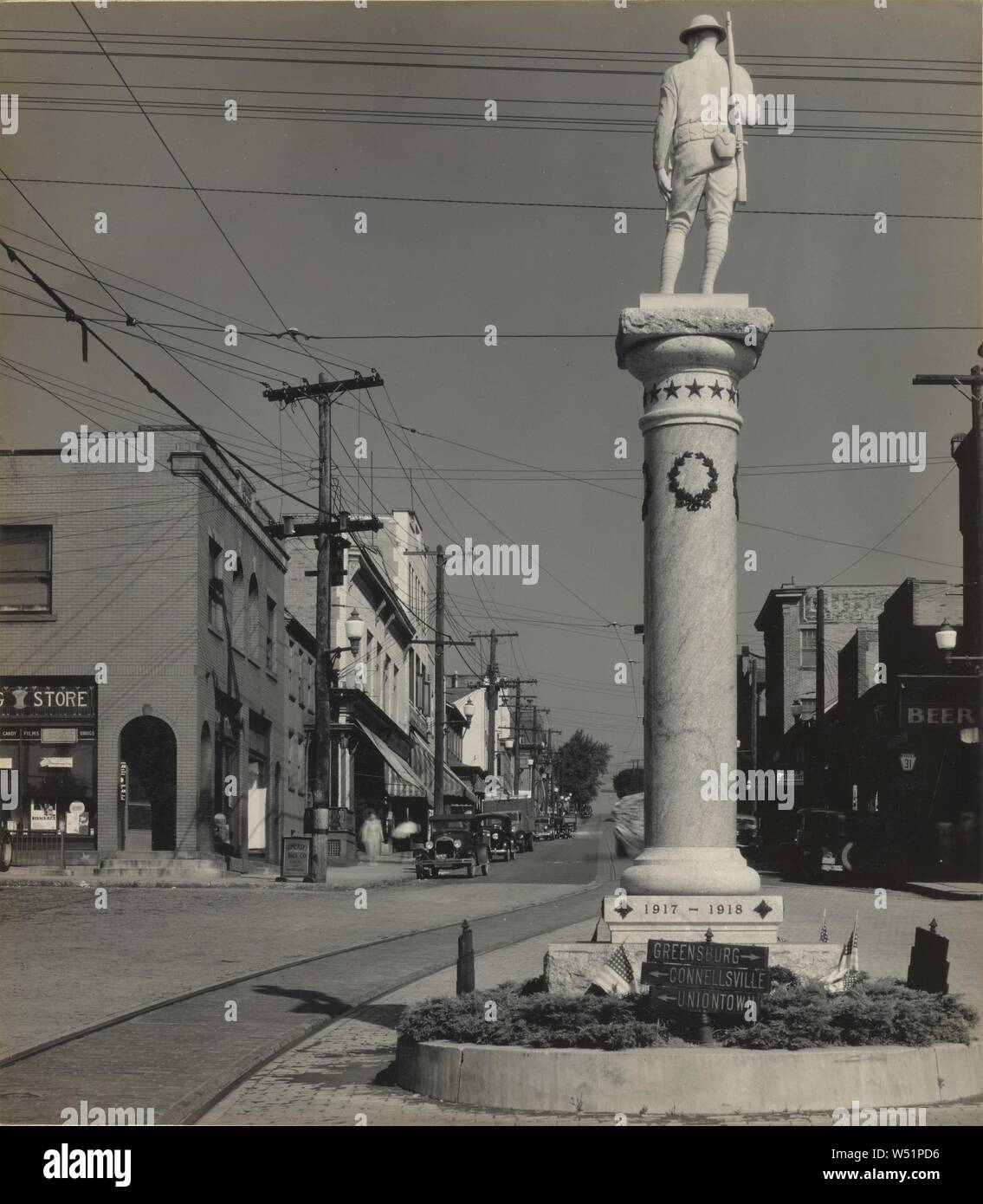 Hauptstraße von Pennsylvania Stadt, Walker Evans (1903-1975), 1935, Silbergelatineabzug, 20,4 × 17,8 cm (8 x 7 Stockfoto