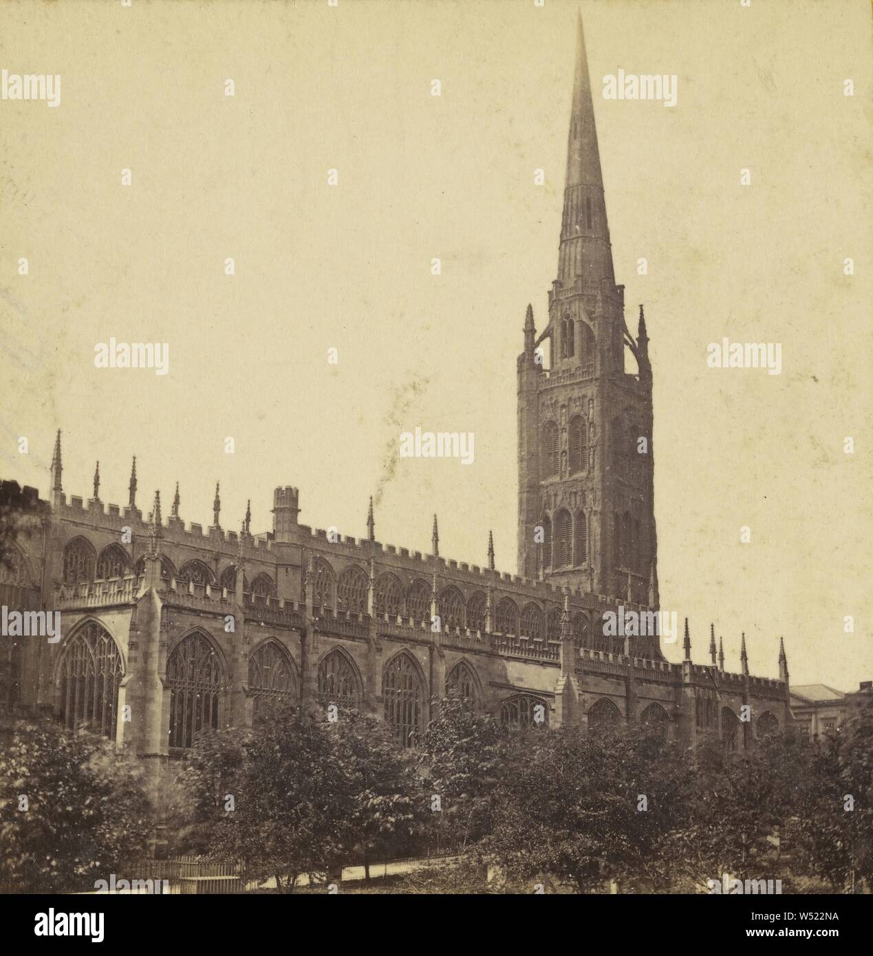 Coventry - Kirche St. Michael, von Nordosten. Warwickshire, England, Francis Bedford (Englisch, 1815/1816 - 1894), ca. 1867 - 1868, Eiweiß silber Drucken Stockfoto