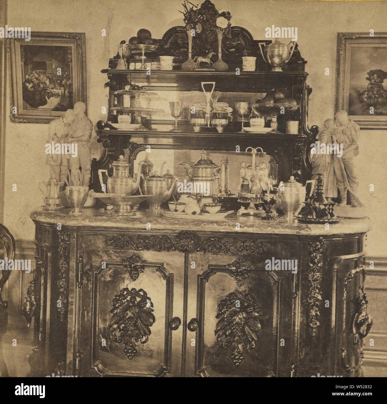 Sideboard mit Speisen, Alfred A. Hart (USA, 1816 - 1908), 1865-1869, Eiweiß silber Drucken Stockfoto