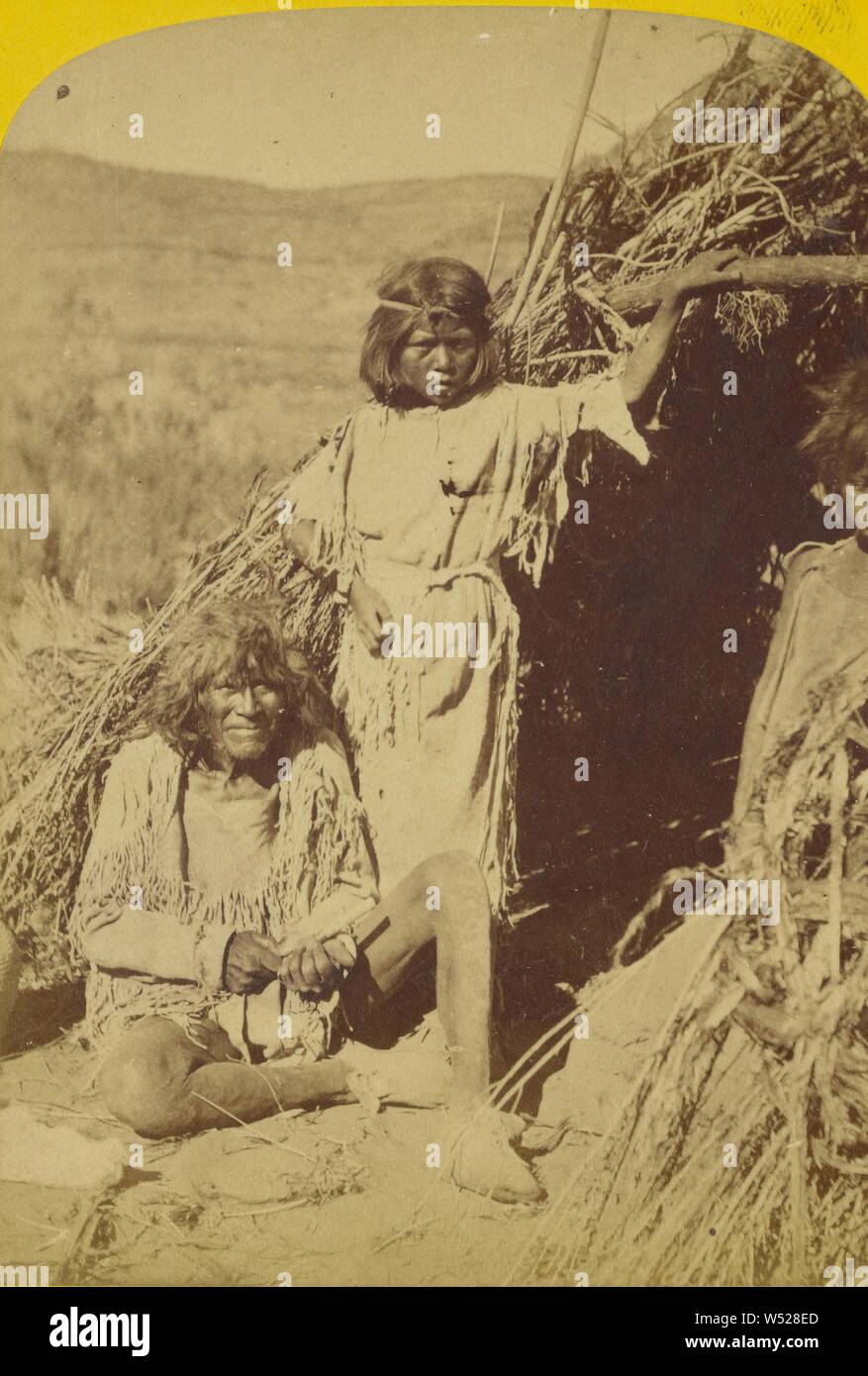 Der Pfeil Teekocher und seine Tochter. Kai-Vav - Sein. Ein Stamm von Pai Utes, Leben auf... Kai-bab Plateau, ... Grand Canon... Colorado..., John K. Hillers (American, 1843-1925), 1874, Eiweiß silber Drucken Stockfoto
