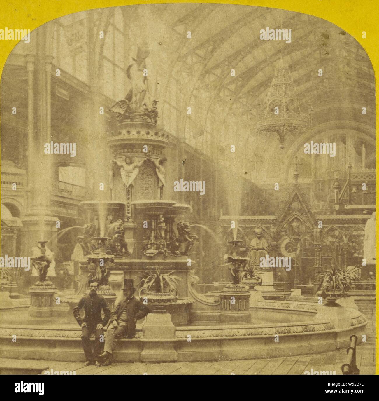 Brunnen in Majolika Steinzeug. Von Thomas modelliert. (Minton & Co.), London Stereoscopic Company (1854-1890), 1862, Eiweiß silber Drucken Stockfoto