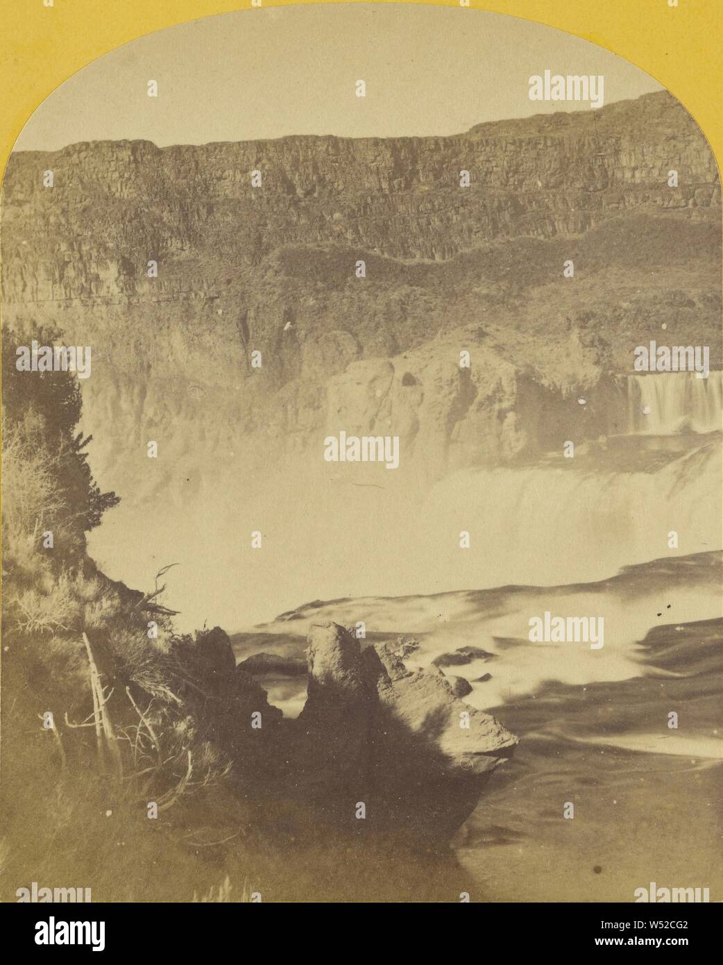 Shoshone Falls, Snake River, Idaho, im Herbst, 210 Meter von der oberen zur unteren Ebene, Breite der Fallen, 800 Fuß von oben zu unten..., Timothy H. O'Sullivan (American, um 1840-1882), 1874, Eiweiß silber Drucken Stockfoto
