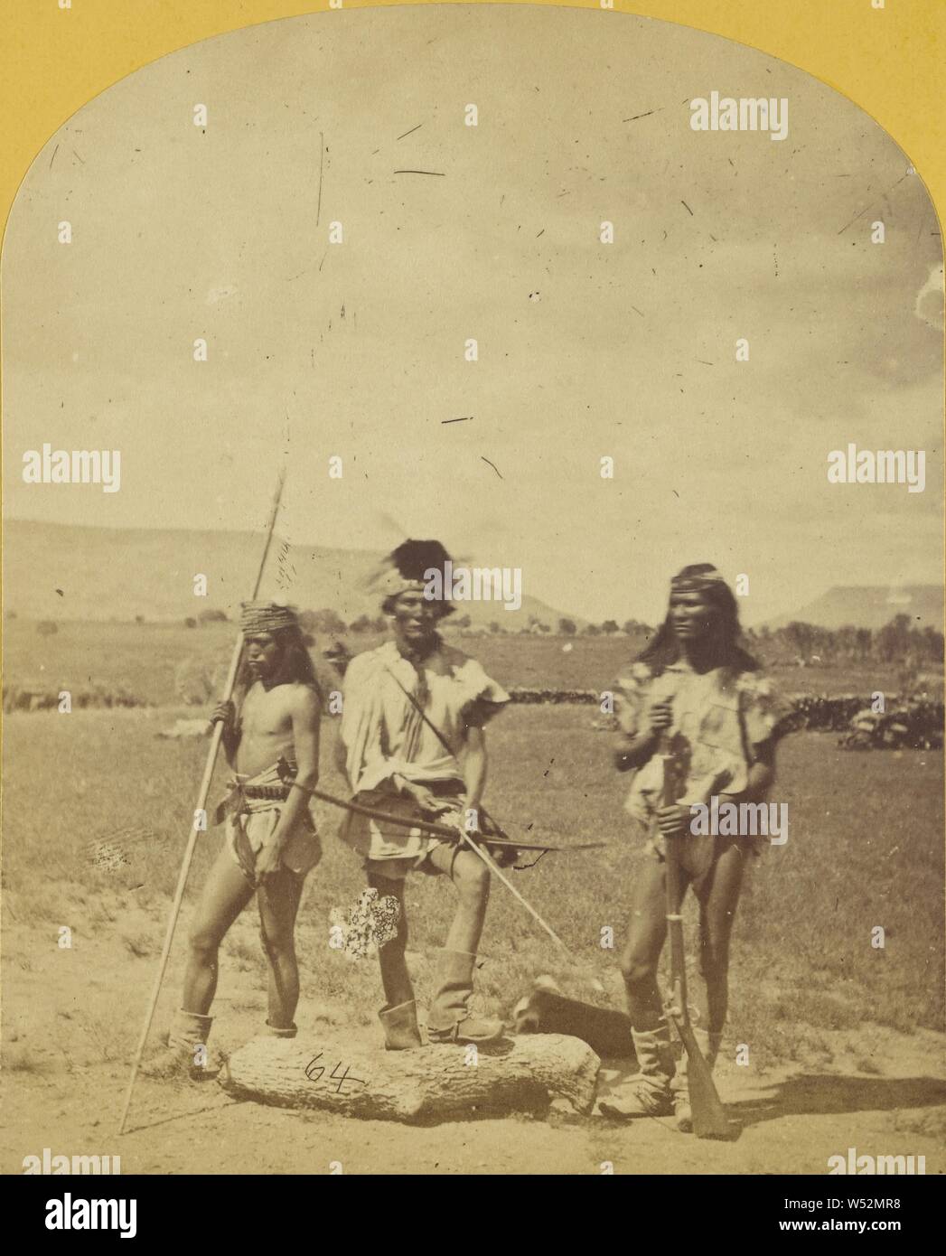 Apache Indianer, wie sie für den Krieg bereit-path., Timothy H. O'Sullivan (American, um 1840-1882), 1873, Eiweiß silber Drucken Stockfoto
