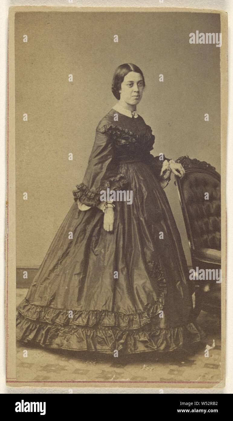 Nicht identifizierte Frau, stehen, Richard A. Lewis (USA, 1820 - 1891 , New York, New York), 1870-1875, Eiweiß silber Drucken Stockfoto