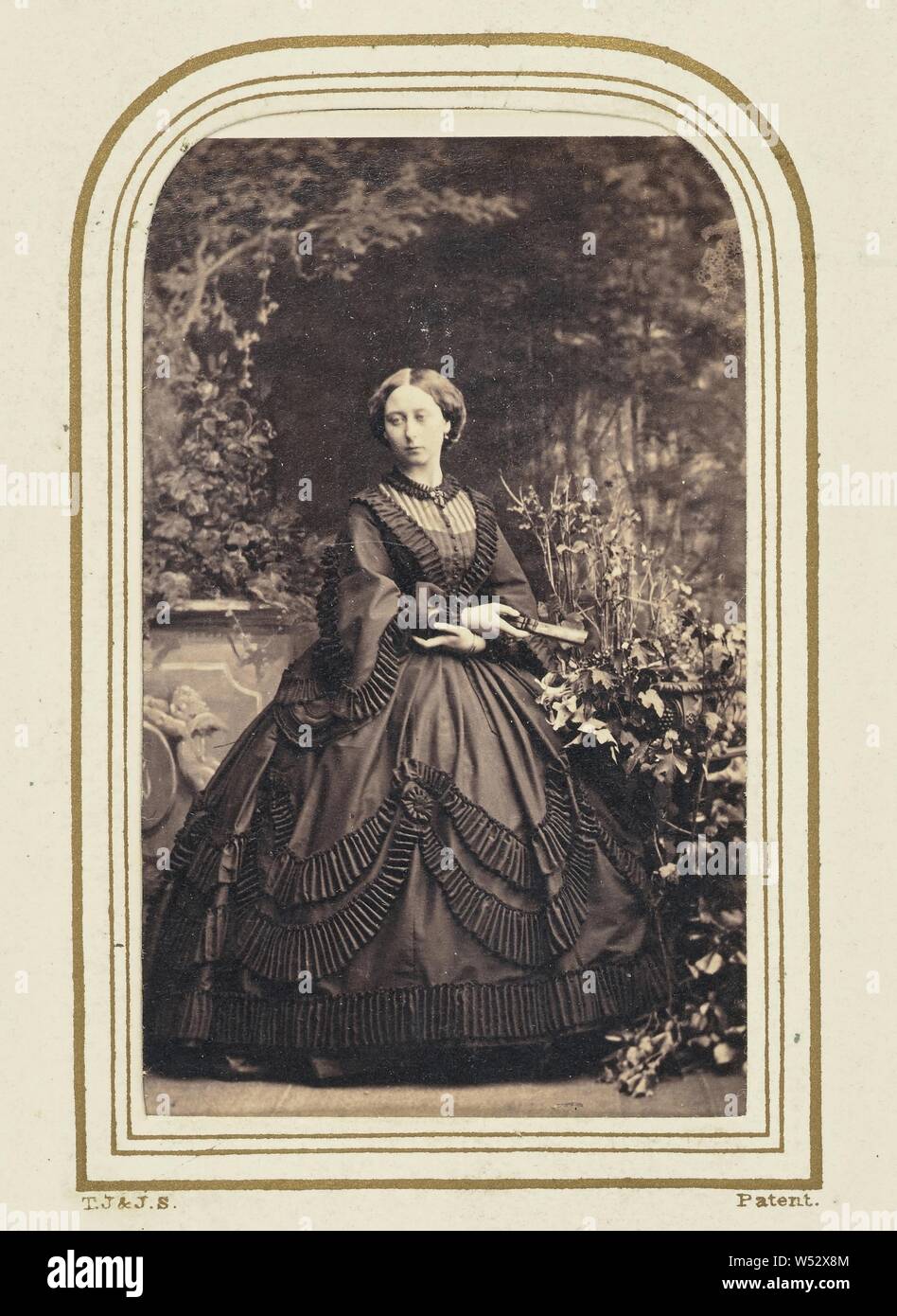 Alice (1843-1878), Großherzogin von Hessen, Camille Silvy (Französisch, 1834 - 1910), Frankreich, 1861, Eiweiß Silber drucken, 11,4 × 6,4 cm (4 1/2 x 2 1/2 in. Stockfoto