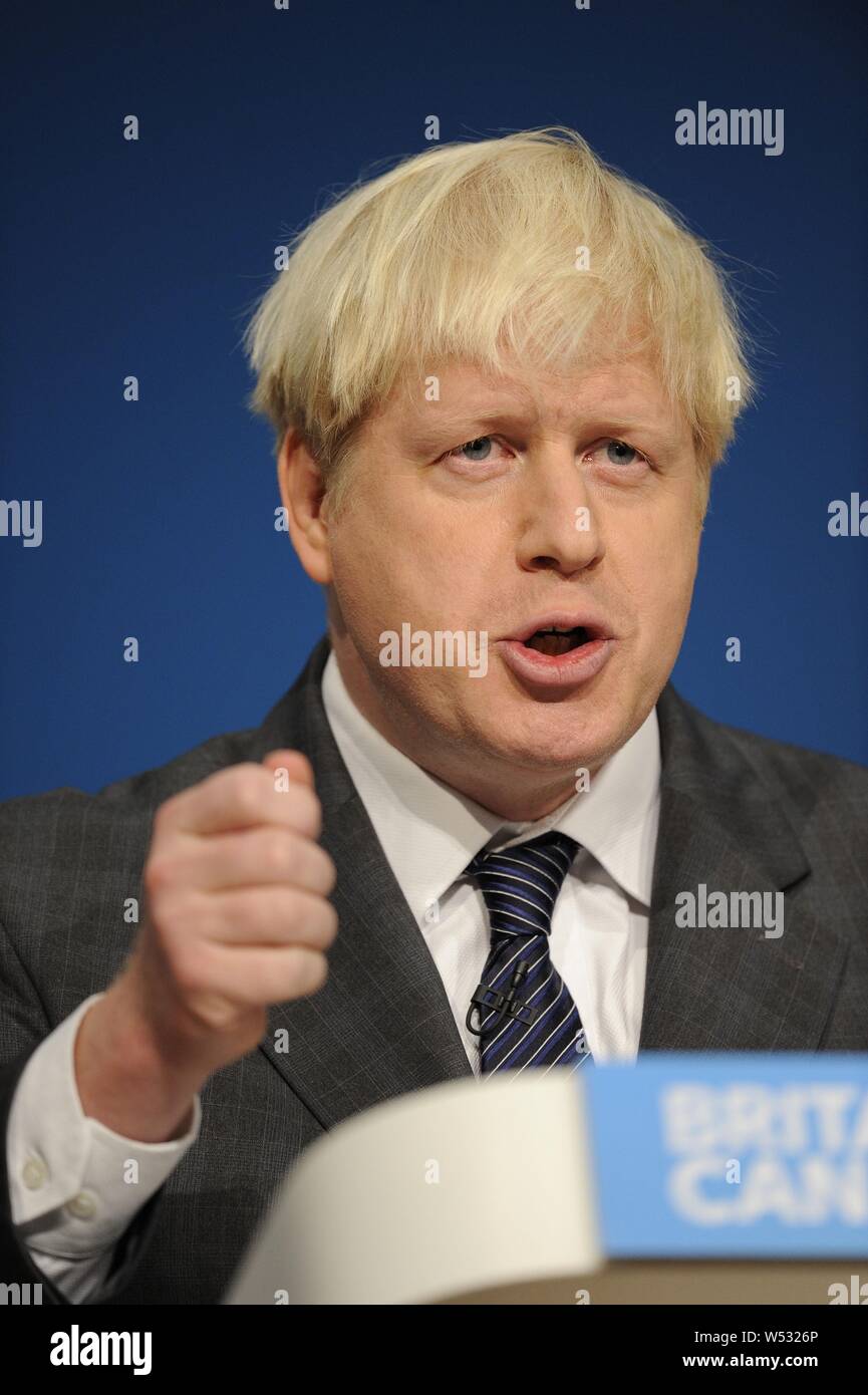 Boris Johnson, Bürgermeister von London, spricht zu den Delegierten während der dritte Tag des jährlichen Parteitag der Konservativen Partei im ICC in Birmingham, England, die am 9. Oktober 2012. Die Tories gab Boris Johnson eine Rock Star willkommen. Er wurde von Aktivisten riefen: 'Boris! Boris', wie er mit dem Zug angekommen für die jährliche Konferenz der Partei in Birmingham, England. Stockfoto