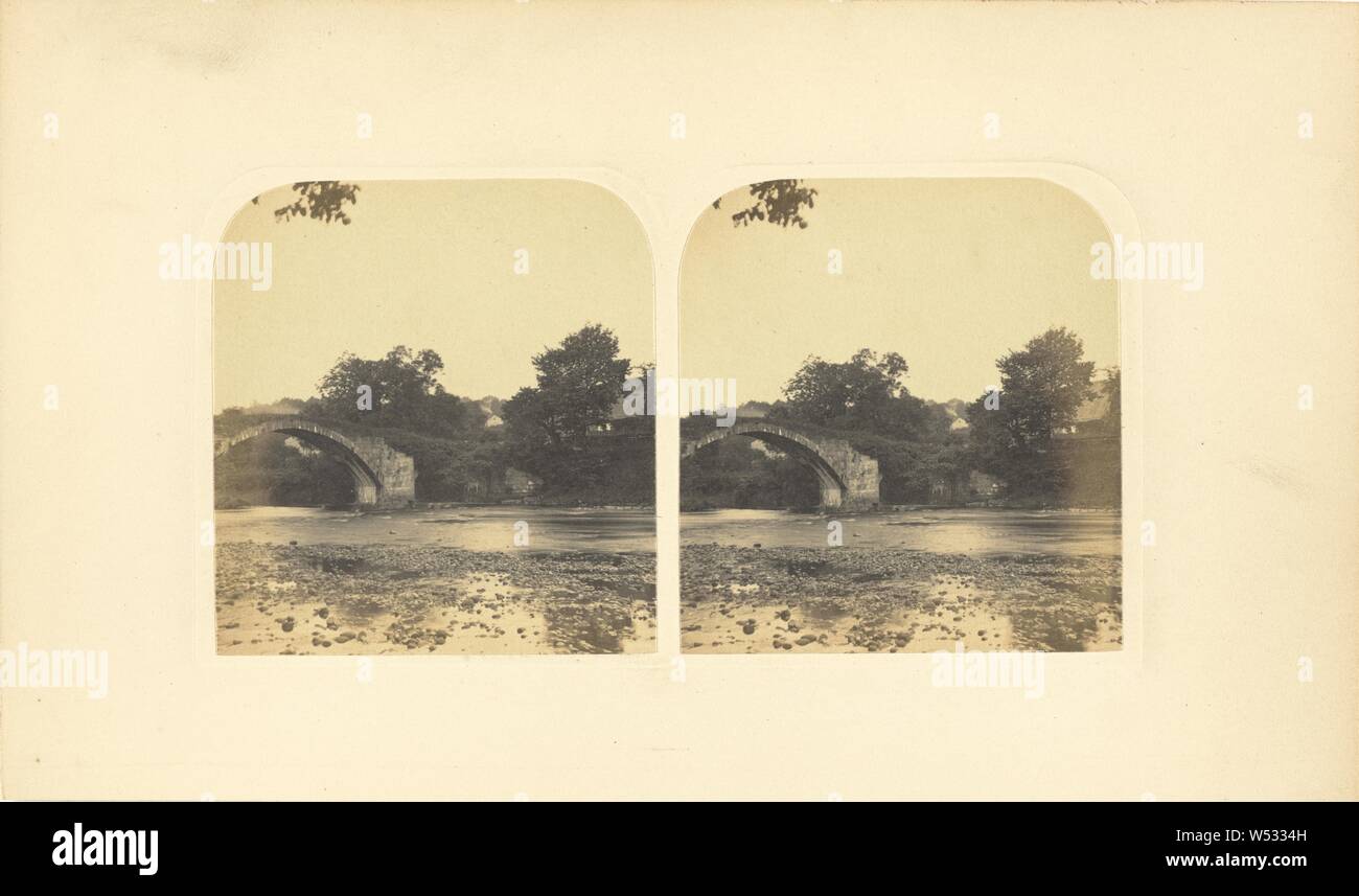 Hodder Alte Brücke, Roger Fenton (Englisch, 1819 - 1869), Lancashire, England, ca. 1858 - 1859, Eiweiß Silber drucken, 7,4 x 14,2 cm (2 15/16 x 5 9/16 Zoll Stockfoto