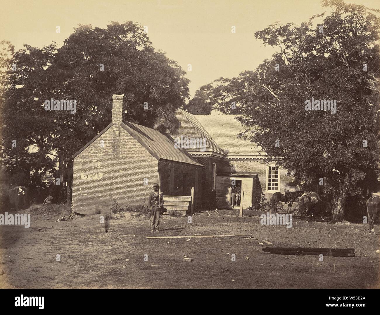 Charles Stadt Court-House, Virginia, Timothy H. O'Sullivan (American, um 1840 - 1882), Alexander Gardner (Amerikanische, geboren in Schottland, 1821-1882), Washington, District of Columbia, USA, Juni 1864, Eiweiß Silber drucken, 17,6 × 22,9 cm (6 15/16 × 9 in Stockfoto