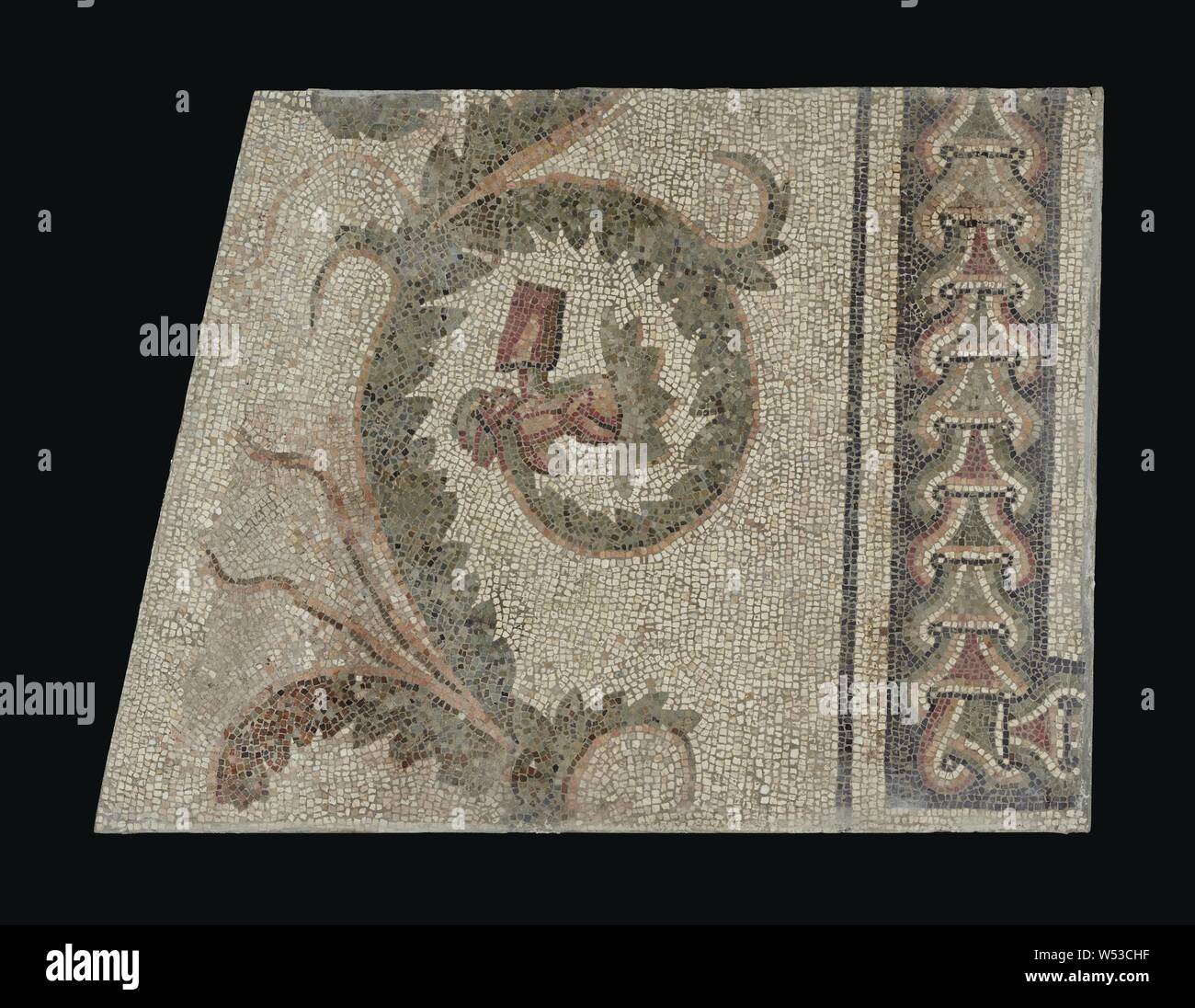 Mosaik Bodenverkleidung, Unbekannt, 4. Jahrhundert n. Chr., Stein Mosaiksteinen, 152,4 × 114,3 cm (60 × 45 in Stockfoto