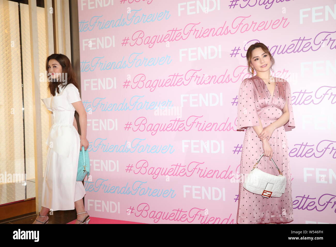 Charlene Choi, Gillian Chung von Hong Kong Pop Duo Twins besuchen das Baguette Freunde für immer Ereignis für Fendi in Hongkong, China, 29. Januar 2019. Stockfoto