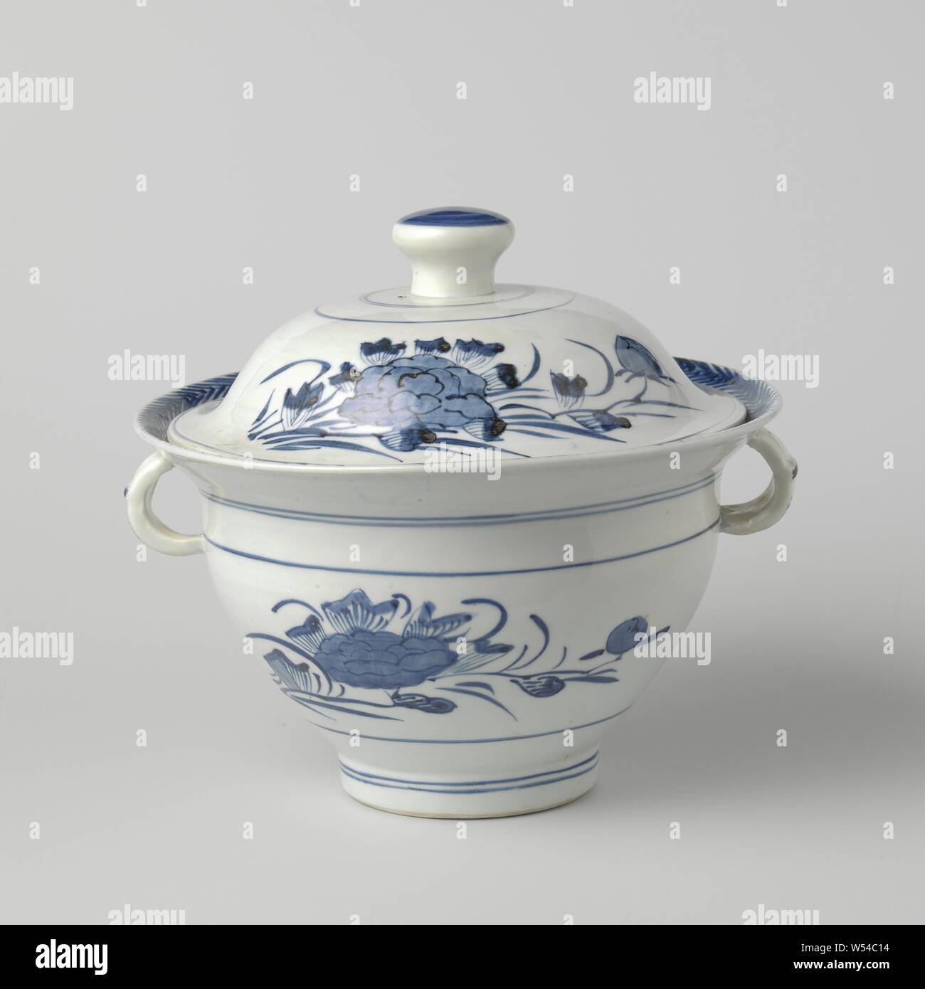 Porzellan Terrine Mit Deckel In Blau Orientalisch Abbildung Mit Blumen Terrine Geschirr Halter Keramik Porzellan Glasur Gebackene Lackiert Verglast Ovale Kurze Fuss Etwas Doppelt Konischen Korper Zwei In Form Von Palmetal Blatt