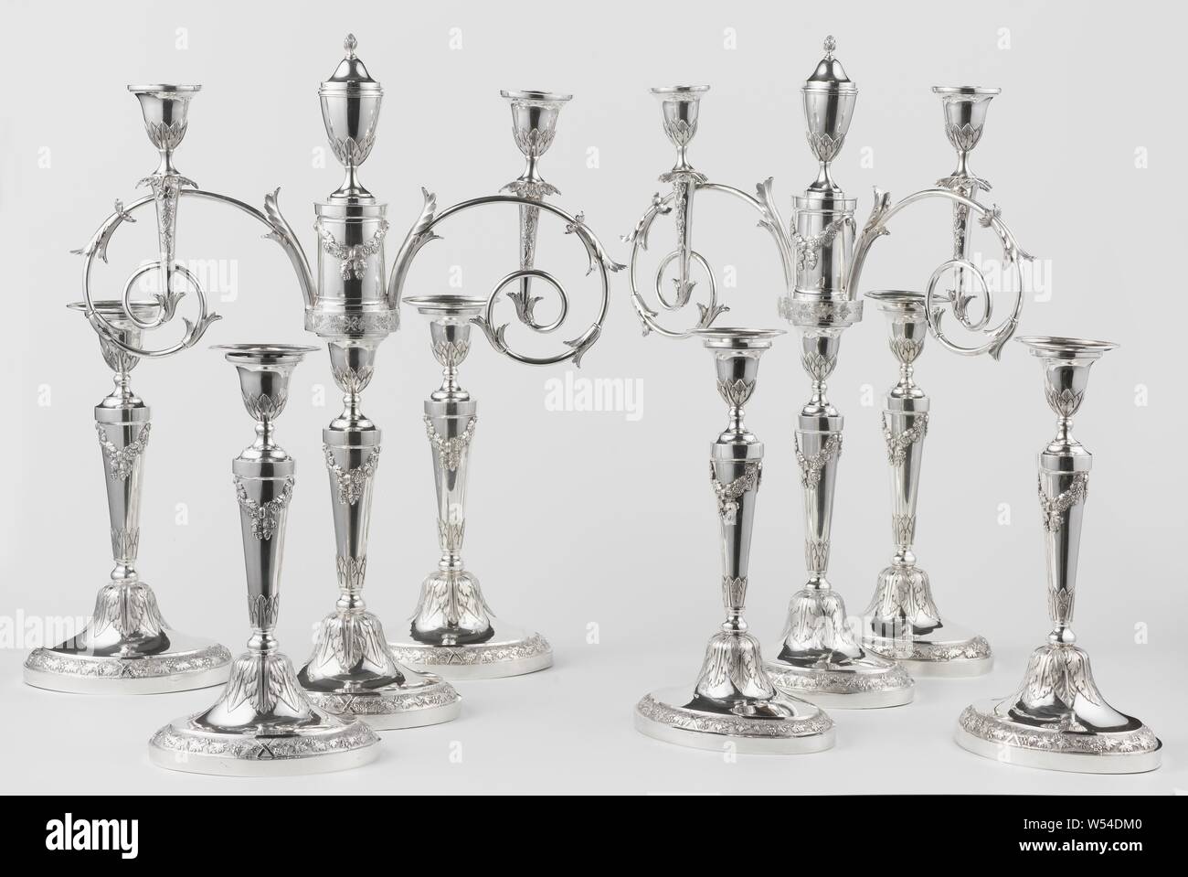 Leuchter aus Silber, Leuchter mit Sockel. Gekennzeichnet und datiert., Francois Marcus Simons, Den Haag, 1803, silber (Metall), Gründung, h 28,7 cm x W 11,3 cm l 16,3 Gr × w 497.0 Stockfoto