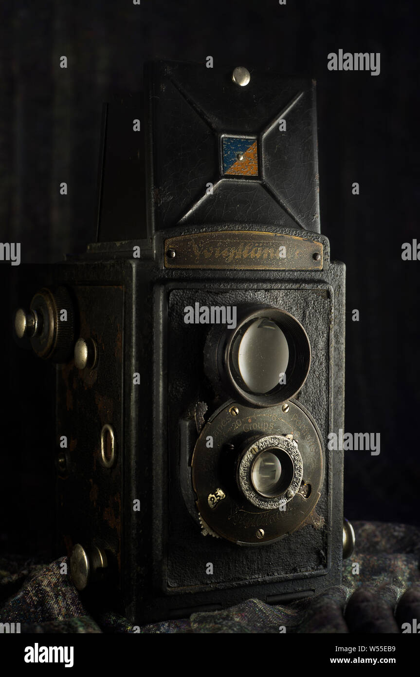 20-Okt-2014 - VoigtlÃ¤nder Brillant 1949 Vintage box Kamera Kalyan Nrat MumbaiMaharashtra Indien Asien Stockfoto