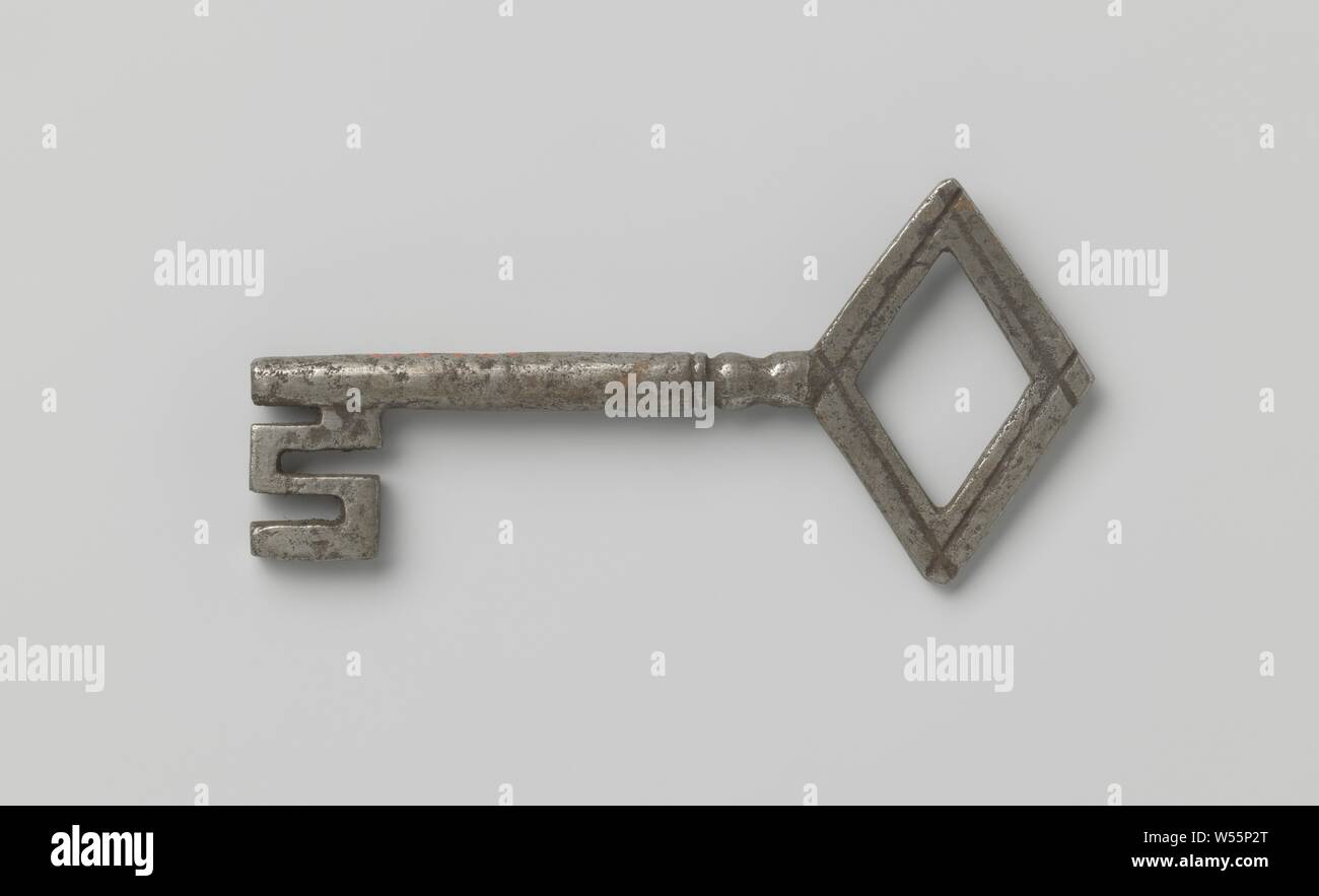 Schlüssel mit Rautenförmigen Auge. Dies wird durch die Linien, die sich Schneiden, Rillen, an den Ecken., C. 1600 - C. 1699, Bügeleisen (Metall), l 11,3 cm × w 5,4 cm Stockfoto