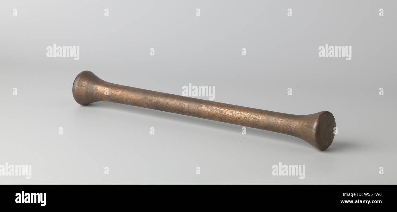 Mörser aus Bronze, Mörser, aus Bronze gegossen. Dies wird etwas breiter zu den Enden., anonym, Niederlande, 1700 - 1800, bronze (Metall), Gründung, h 44,5 cm x T 5,5 cm × w 3.02 kg Stockfoto