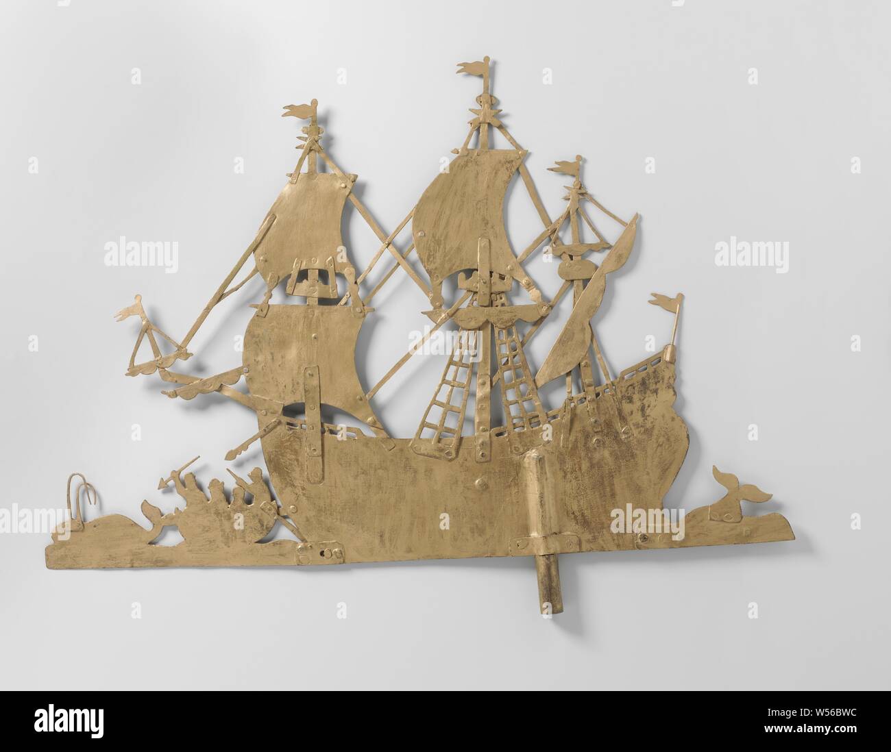 Wetterfahne einer Waljagd, Wetterfahne mit 3-Mast in sehr auf beiden Seiten ein Wal auf die Fischer auf der Jagd in einem lastkahn. Vergoldet., Bügeleisen (Metall), h 63,0 cm x W 90,5 cm Stockfoto