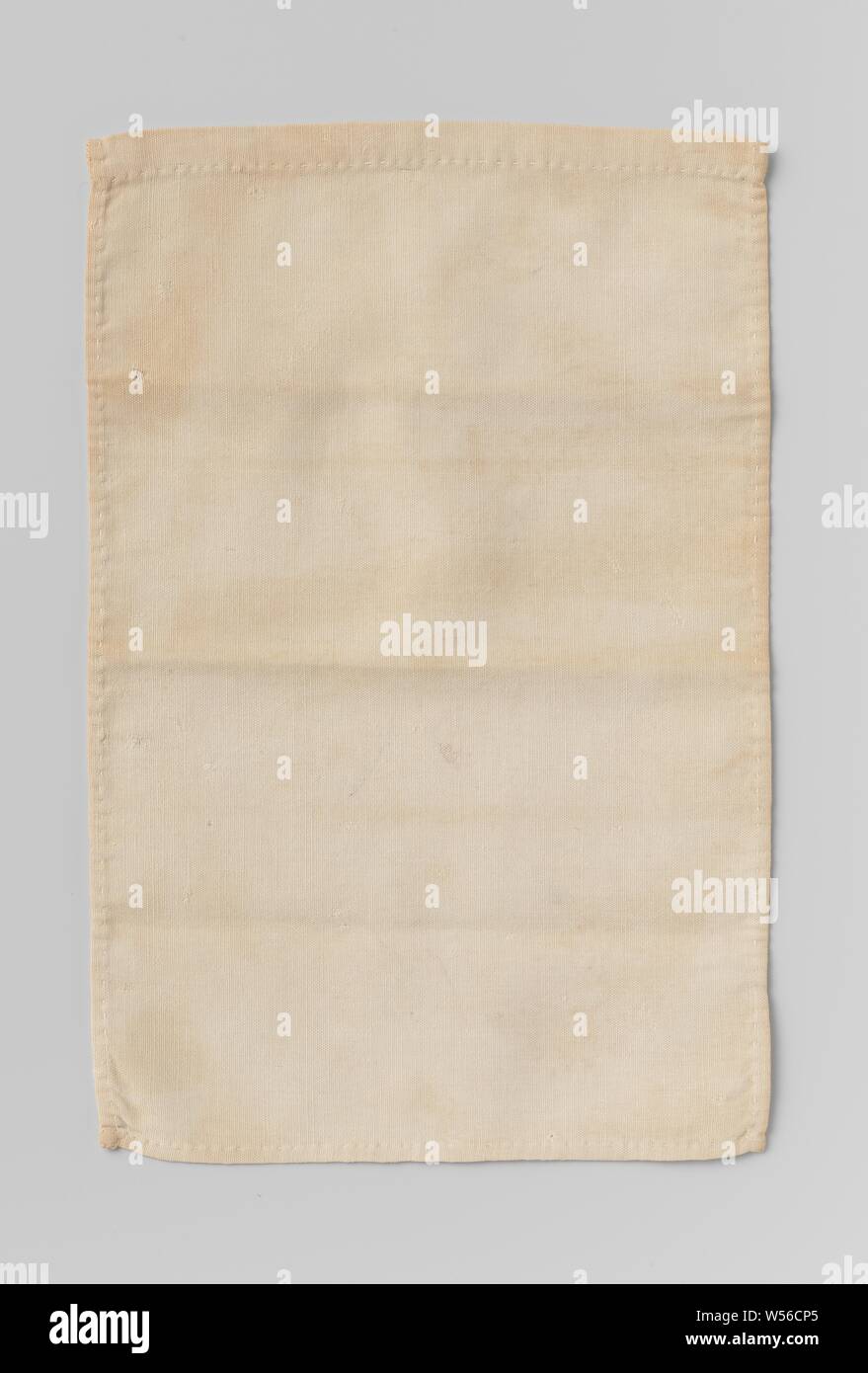 Blatt, ein grobes Leinen Blatt, der an drei Seiten mit einem schmalen Saum, Top mit breiten Saum eingefasst., anonym, Niederlande, C. 1750 - C. 1850, Leinen (Material), L 29,0 cm x W 19,0 cm Stockfoto