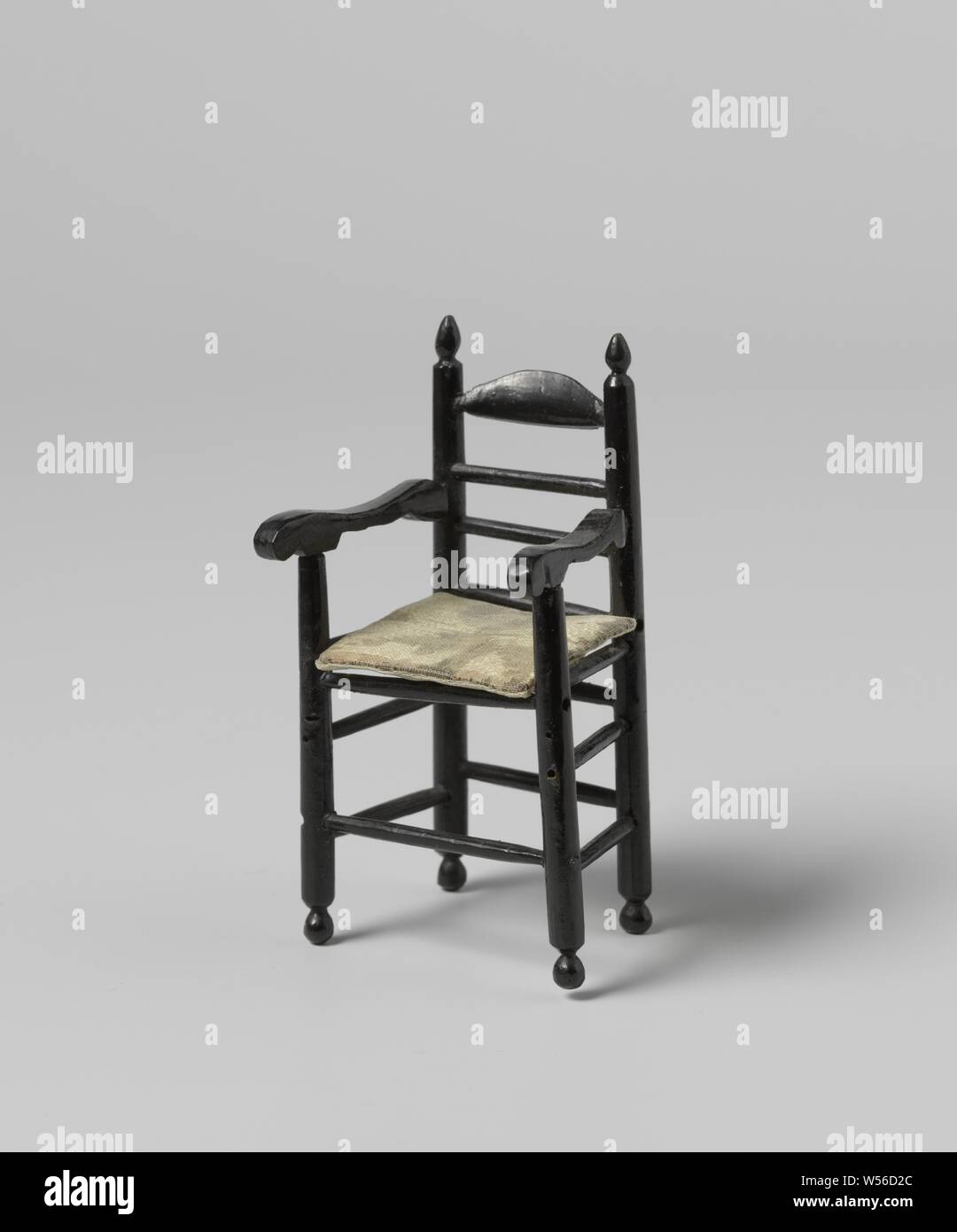 Stuhl mit hoher rückenlehne -Fotos und -Bildmaterial in hoher Auflösung –  Alamy