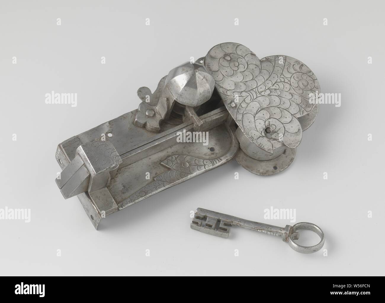 Schloss mit Schlüssel, l 12,0 cm × w 2,0 cm Stockfoto