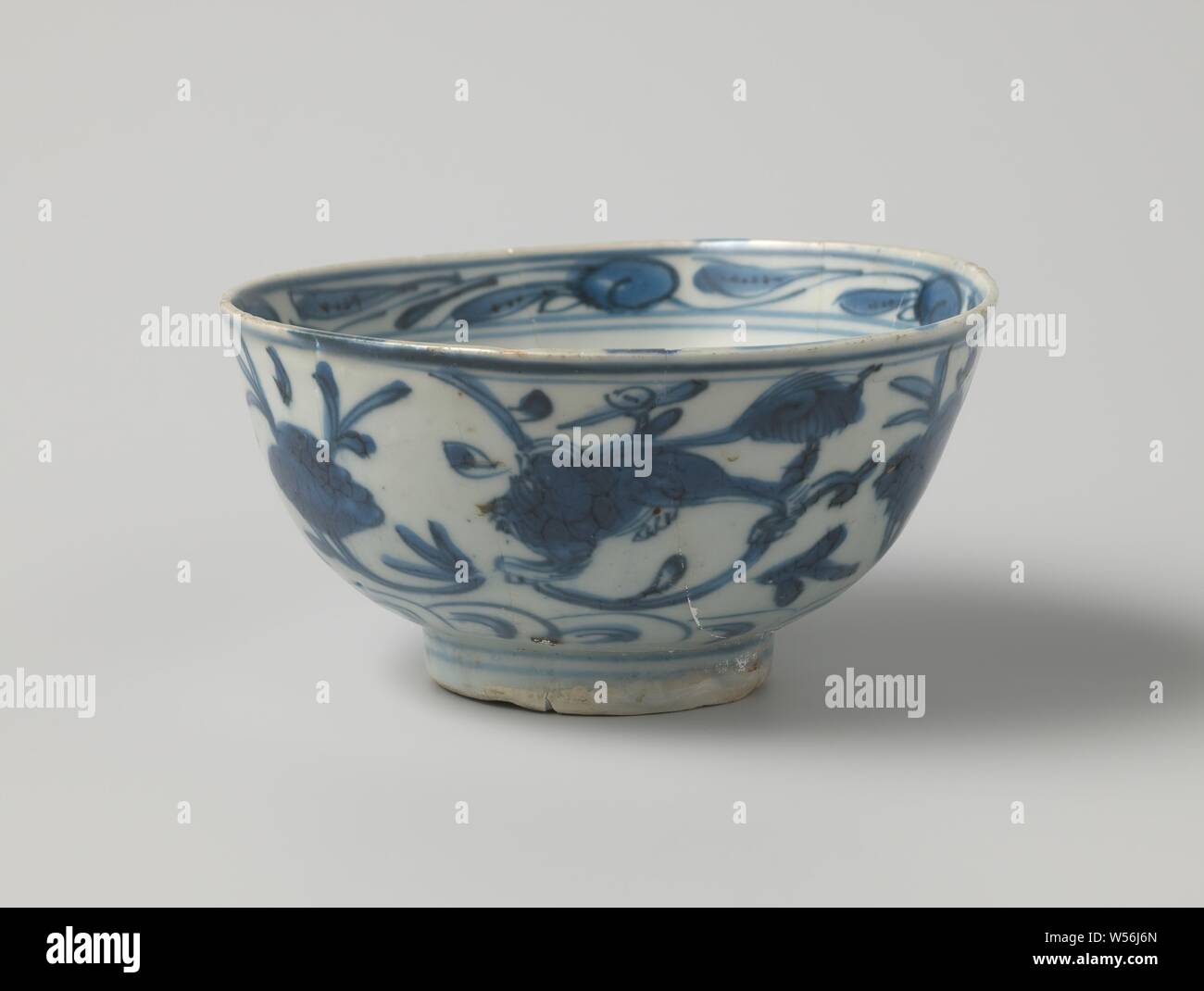 Schüssel aus GRACHTENHAUS war Schiff 'Witte Leeuw", Jingdezhen, vor 1613, Porzellan, h 6,7 cm x T 13 cm Stockfoto