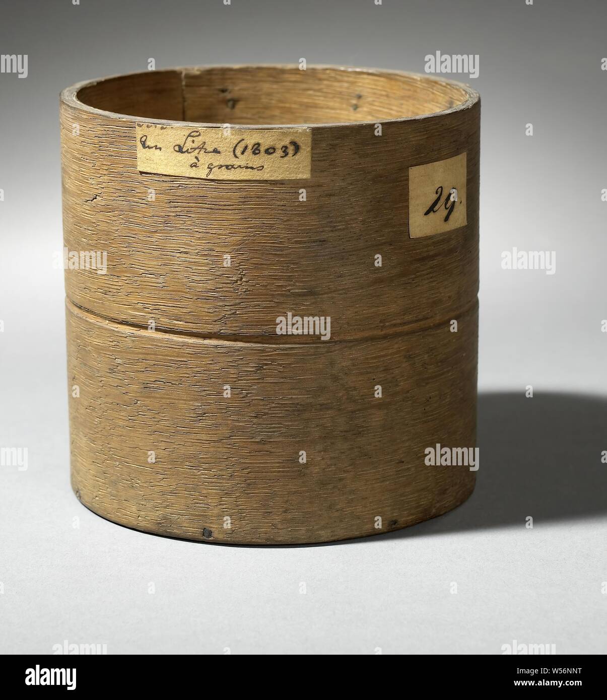 Korngröße von 1 Liter, Holz- korngrösse von 1 Liter mit Label, Niederlande, anonym, 1803, Holz (Pflanzen), h 11 cm x T 12 cm Stockfoto