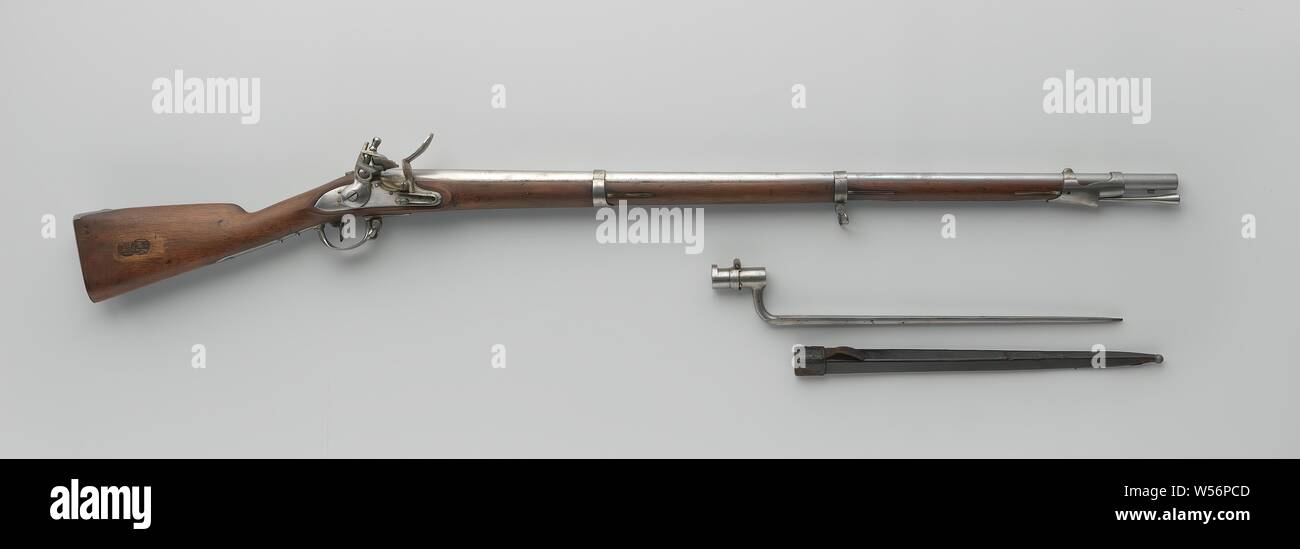 Feuerstein Gewehr, staatliche Armee M. 1815, No. 1, Feuerstein Gewehr oder Flinte, der staatlichen Armee M. 1815, No. 1. Identisch mit dem französischen Modell einer 9 oder Modèle 1777 corrigé. Auf der Sicherungsplatte ist eine Inschrift mit den Namen der Fabrik und auf der Innenseite ist AC gestempelt. Der Lauf zeigt 1815 und ist und JS mit einer Krone über eingestanzt ist, die Nummer 3279 und PB, in der unteren linken und G 67. Die initialen L N sind gestanzt auf der rechten Seite des Griffs. 3086 ist von der Belastung stick gestempelt. Mit begleitenden Bajonett., Keizerlijke Geweerfabriek Maubeuge Maubeuge (möglicherweise), 1815, Holz (Pflanzen), Eisen (Metall), Kupfer Stockfoto