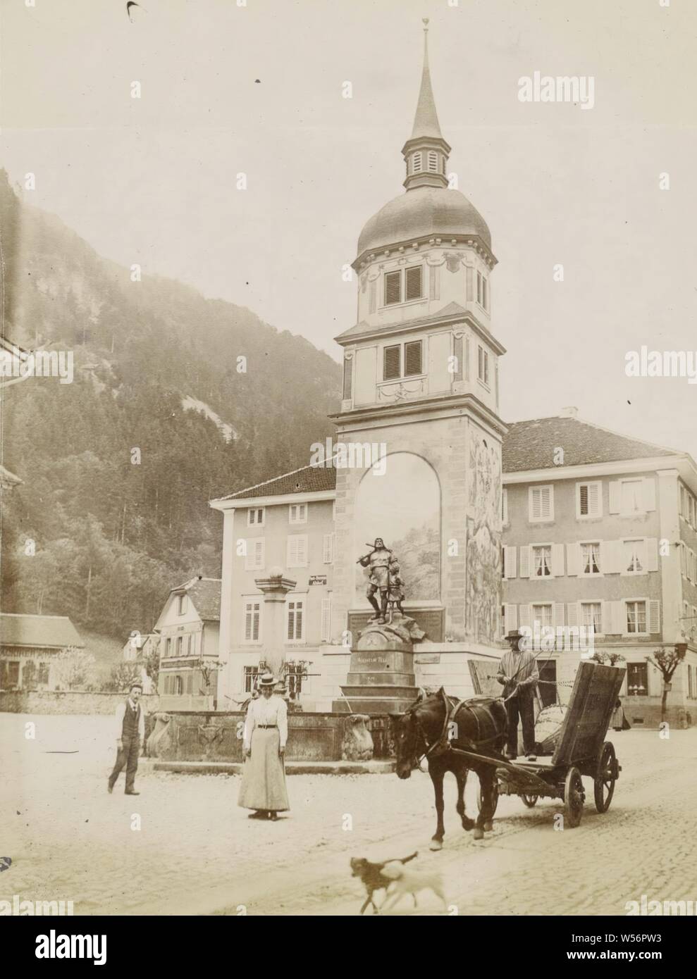 Urlaub in der Schweiz, das Denkmal für Wilhelm Tell in Altdorf. Teil der Fotoalbum der Familie Boom-Gonggrijp in Surinam und Curacao., Schweiz, Altdorf (URI), Andries Augustus Ausleger, Mai-1899, Fotopapier, H 100 mm x B 80 mm Stockfoto