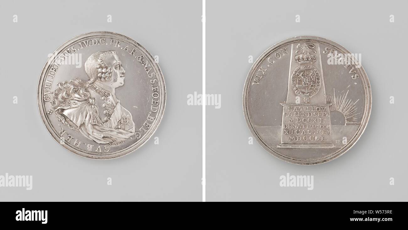 Tod von Willem IV, silberne Medaille. Front: Die man-Büste im Inneren. Rückwärtsgang: Grabstein, mit einem gekrönten Wappen um ihn herum hängen, hängend mit Strumpfband oben Inschrift, im Hintergrund untergehenden Sonne innerhalb der Inschrift, William IV (Prinz von Oranien-nassau), Nicolaas van Swinderen, Den Haag, 1751, silber (Metall), markanten (Metallverarbeitung), d 3,9 cm × w 24.65 Stockfoto