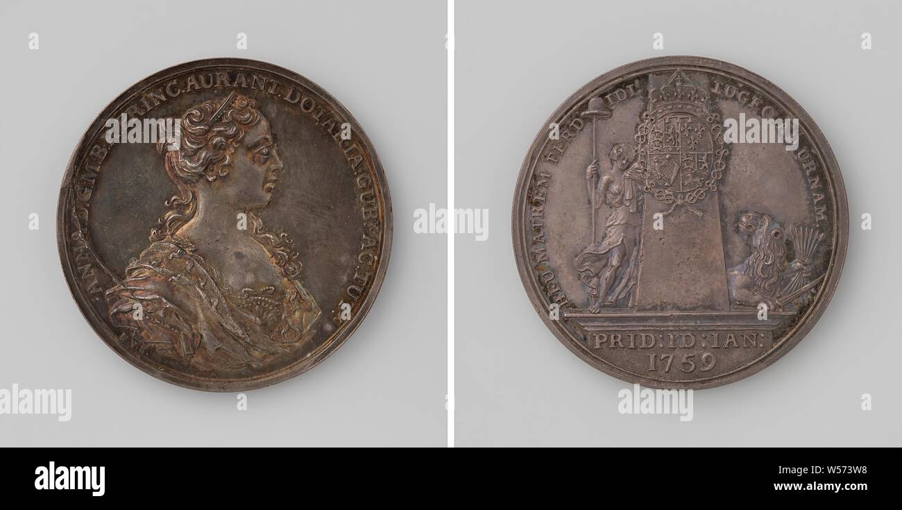 Tod von Anna von Hannover, Prinzessin von Oranien-Nassau, silberne Medaille. Vorderseite: Büste einer Frau mit einem Diadem in der Inschrift. Rückwärtsgang: Grab post, auf dem gekrönten Wappen aufgehängt ist, durch Weinen niederländische Jungfrau mit Freiheit Hut auf den Speer und durch liegenden Löwen mit Schwert und Bündel Pfeile in einer Inschrift, Schnitt: Datum flankiert, Anna van Hannover, Nicolaas van Swinderen, Den Haag, 1759, silber (Metall), markanten (Metallverarbeitung), d 3,7 cm × w 18.19 Stockfoto