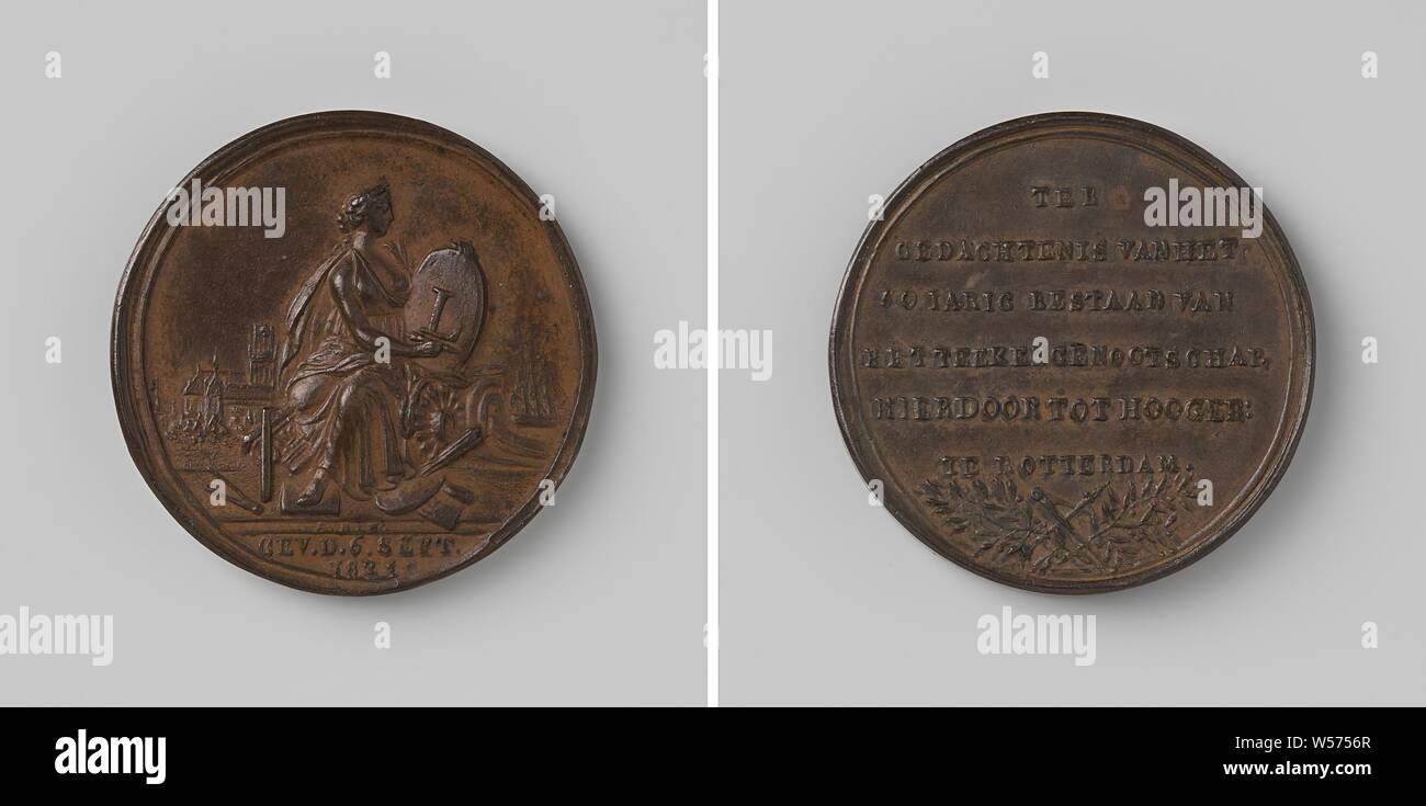 50. Jahrestag der "Amen tot Hooger Unterzeichnung Gesellschaft in Rotterdam, Bronze. Vorne: junge Frau, die Zeichnung, nächsten sitzt zu zwei Wasserkrüge, während Sie ein Wappen mit dem Buchstaben L auf ihrem Schoß, an ihren Füßen, Palette, Pinsel, semi-Abgerollt, Zeichnung und Kompass, hinter ihr Kapital, gegen die steht ein Messstab, im Hintergrund drei - Mast und Blick auf die Stadt Rotterdam. Rückwärtsgang: Inschrift über Kompass und Stift in der Mitte verzweigt., Rotterdam, Zeichnung Akademie 'Door zu Hooger", Adriaan Bemme, 1823, bronze (Metall), markanten (Metallverarbeitung), d 3.9 Stockfoto