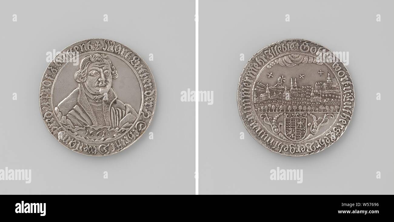 Jahrestag der Naumburger Fuerstentag, Silbermedaille. Front: Die man-Büste im Inneren. Rückwärtsgang: mit Blick auf die Stadt Eisleben mit einem Wappen darunter, Eisleben, Schwarzburg, Naumburg, Martin Luther, anonym, 1661, silber (Metall), markanten (Metallverarbeitung), d 4,5 cm × w 43.86 Stockfoto