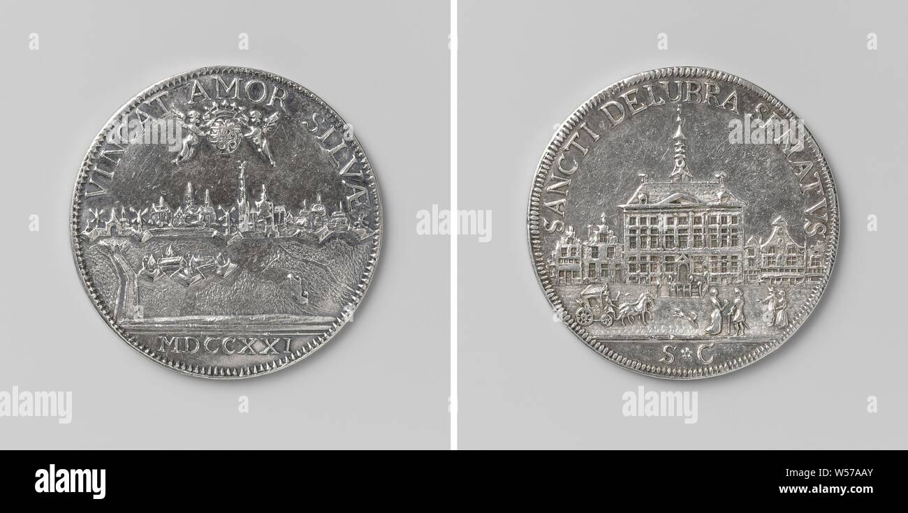 Werkzeug Token von der Stadt 's-Hertogenbosch, silberne Medaille. Vorderseite: Blick auf die Stadt von der Südseite, Oben: gekrönte Wappen, das von zwei Engeln gehalten, im Vordergrund: St. Antonieschans und die Straße Straße, rechts: Boot, Schnitt: Jahr. Rückwärtsgang: Rathaus unter anderem Häuser, im Vordergrund: Kutsche mit zwei Pferden, ein Hund und zwei Paare von Menschen in einem Kreis, Schnitt: Monogramm des Buchstaben S und C, 's-Hertogenbosch, Theodorus Casparus Van Berckel, s Hertogenbosch, 1721, silber (Metall), markanten (Metallverarbeitung), d 2,7 cm × w 6.46 Stockfoto