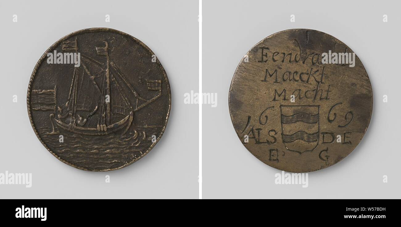 Blei oder Skipper Gilde von Sluis, Guild Token mit Nr. 1, Messing token Front: rechten Behälter mit vier Fahnen, im Schiff eine Anzahl von Männern. Rückwärtsgang: Nummer 1 oben Inschrift und Wappen flankiert von Jahr und Inschrift, Sluis, anonym, 1669, Messing (Legierung), Gravieren, d 3,8 cm × w 21.17 Stockfoto