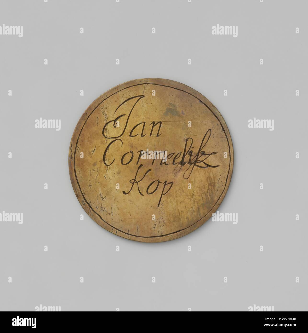 Das Sägewerk miller Gilde von Amsterdam, Guild Token von Jan Corneelisz Kops, Messing Medaille. Vorderseite: Holz Sägewerk. Rückwärtsgang: Inschrift, Amsterdam, Jan Corneelisz Kops, anonym, 1695, Messing (Legierung), Gravieren, d 3,4 cm × W72 Stockfoto