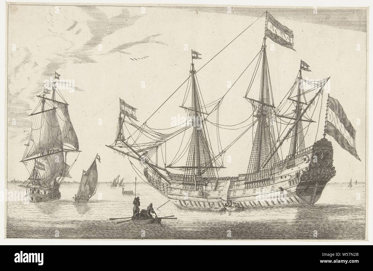 Großes Segelschiff und ein Ruderboot. Eine große holländische Segelschiff mit Gebügelten Segel, dies könnte das Schiff 'De Parel' werden. Ein paar Segelschiffe und zwei Ruderboote auf dem Wasser., anonym, 1650-1714, Papier, Ätzen, H 194 mm x B 300 mm Stockfoto