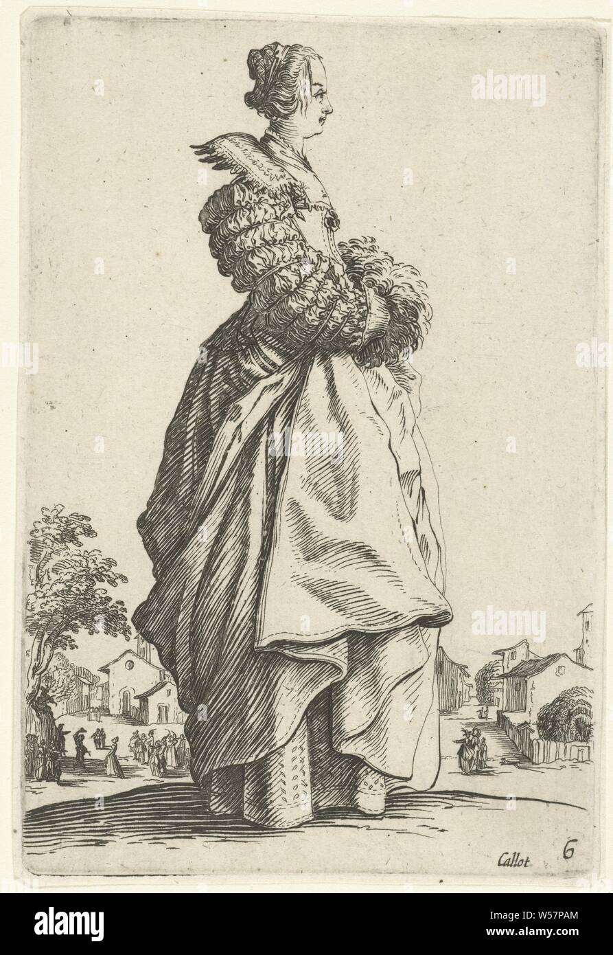 Dame mit Hut und Hülse, auf der rechten Seite Noblesse (Titel der Serie) Adlige aus Lothringen (Titel der Serie), stehende Dame, in einem Kleid mit einem breiten Kragen gekleidet, mit einer Kappe auf dem Kopf, die Hände für den Bauch in einer Schutzhülle. Im Hintergrund ein tanzendes Paar und eine Gruppe von Zuschauern. Dieser Ausdruck ist Teil einer Serie von 12 Drucke mit Adligen in Trachten sind in Lothringen im ersten Viertel des 17. Jahrhunderts, die Hälfte der Serie betrifft Männer Anzüge, die andere Hälfte zeigt Frauen passt., Jacques Callot (auf Objekt erwähnt), 1630 - 1690, Papier, Ätzen, H 144 mm x B 97 mm Stockfoto