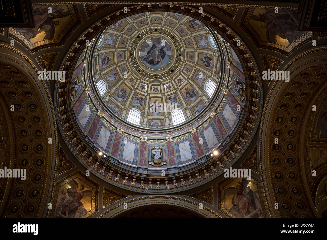 BUDAPEST KIRCHE - St. Stephan Basilika - Szent Istvan Basilika - 1851-1906 ARCHITEKT József Hild und Miklos Ybl-BUDAPEST DOME - Ungarn - BASILIQUE ST. ETIENNE À BUDAPEST HONGRIE © Frédéric BEAUMONT Stockfoto