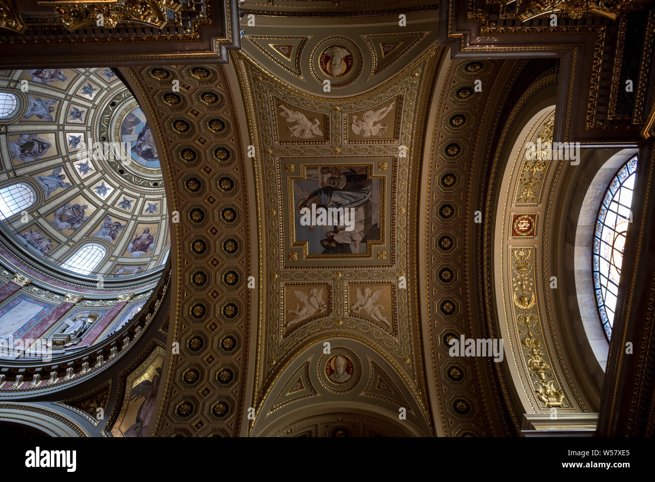 BUDAPEST KIRCHE - St. Stephan Basilika - Szent Istvan Basilika - 1851-1906 ARCHITEKT József Hild und Miklos Ybl-BUDAPEST DOME - Ungarn - BASILIQUE ST. ETIENNE À BUDAPEST HONGRIE © Frédéric BEAUMONT Stockfoto