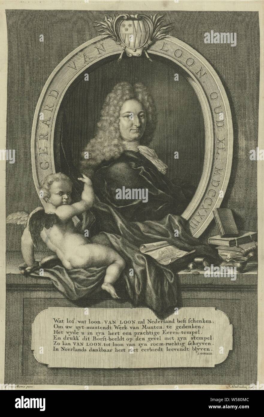 Portrait von Gerard van Loon, Buste rechts von Gerard van Loon im Alter von 40 in einem Oval mit einer Inschrift und mit einer Waffe nach oben. Das Porträt ruht auf einem Podest mit einer Kartusche mit einer sechs-line Vers in Niederländisch. Auf der Basis neben dem Porträt ein putto, hält ein Stück Vorhang öffnen und Bücher auf der rechten Seite, eine Öllampe und Münzen., Cupids Links: 'amores', 'Amoretti", "putten", Gerard van Loon, Jacob Houbraken (auf Objekt erwähnt), Amsterdam, 1723 - 1732, Seide, Kupferstich, H 334 mm x B 230 mm Stockfoto