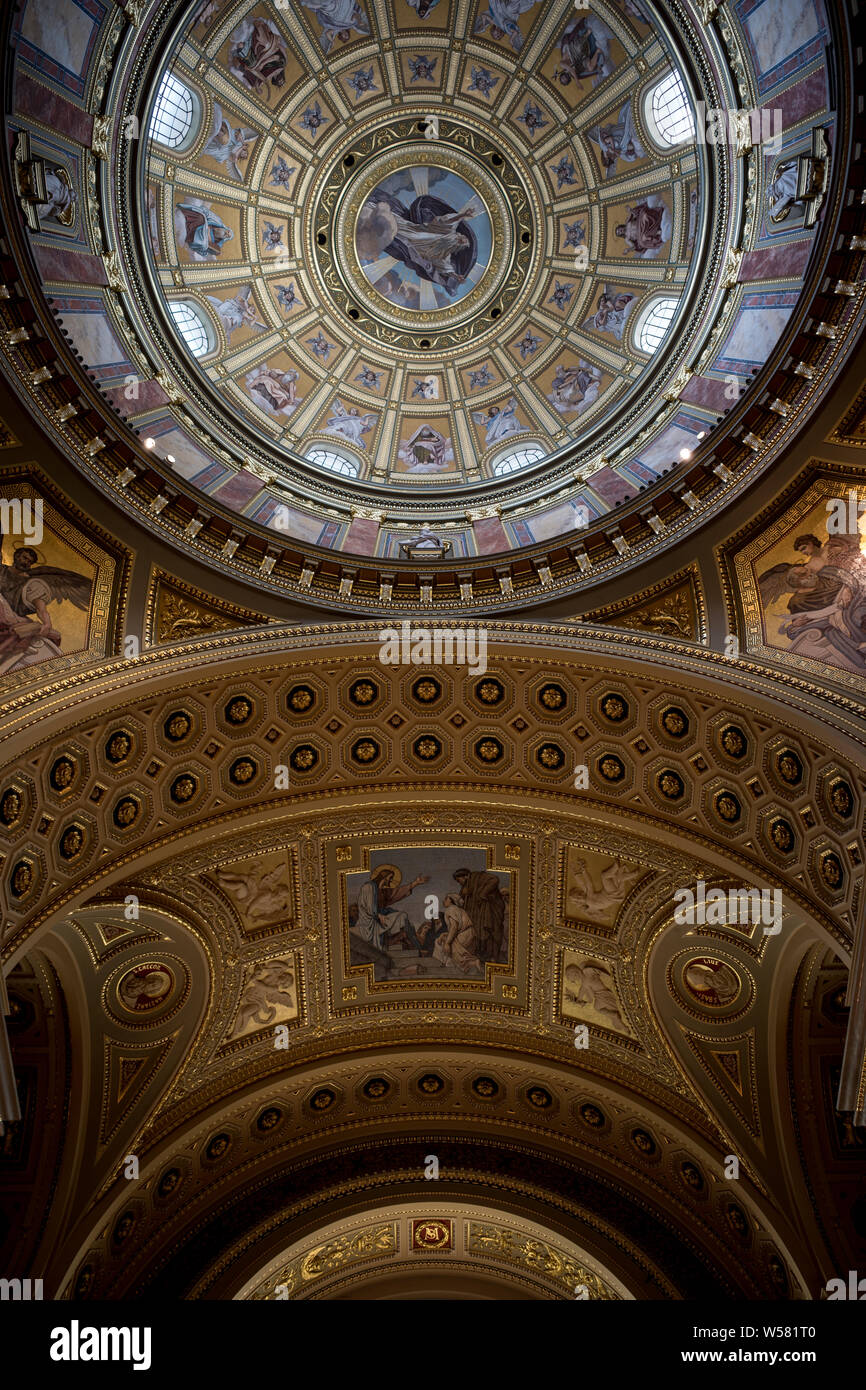 BUDAPEST KIRCHE - St. Stephan Basilika - Szent Istvan Basilika - 1851-1906 ARCHITEKT József Hild und Miklos Ybl-BUDAPEST DOME - Ungarn - BASILIQUE ST. ETIENNE À BUDAPEST HONGRIE © Frédéric BEAUMONT Stockfoto